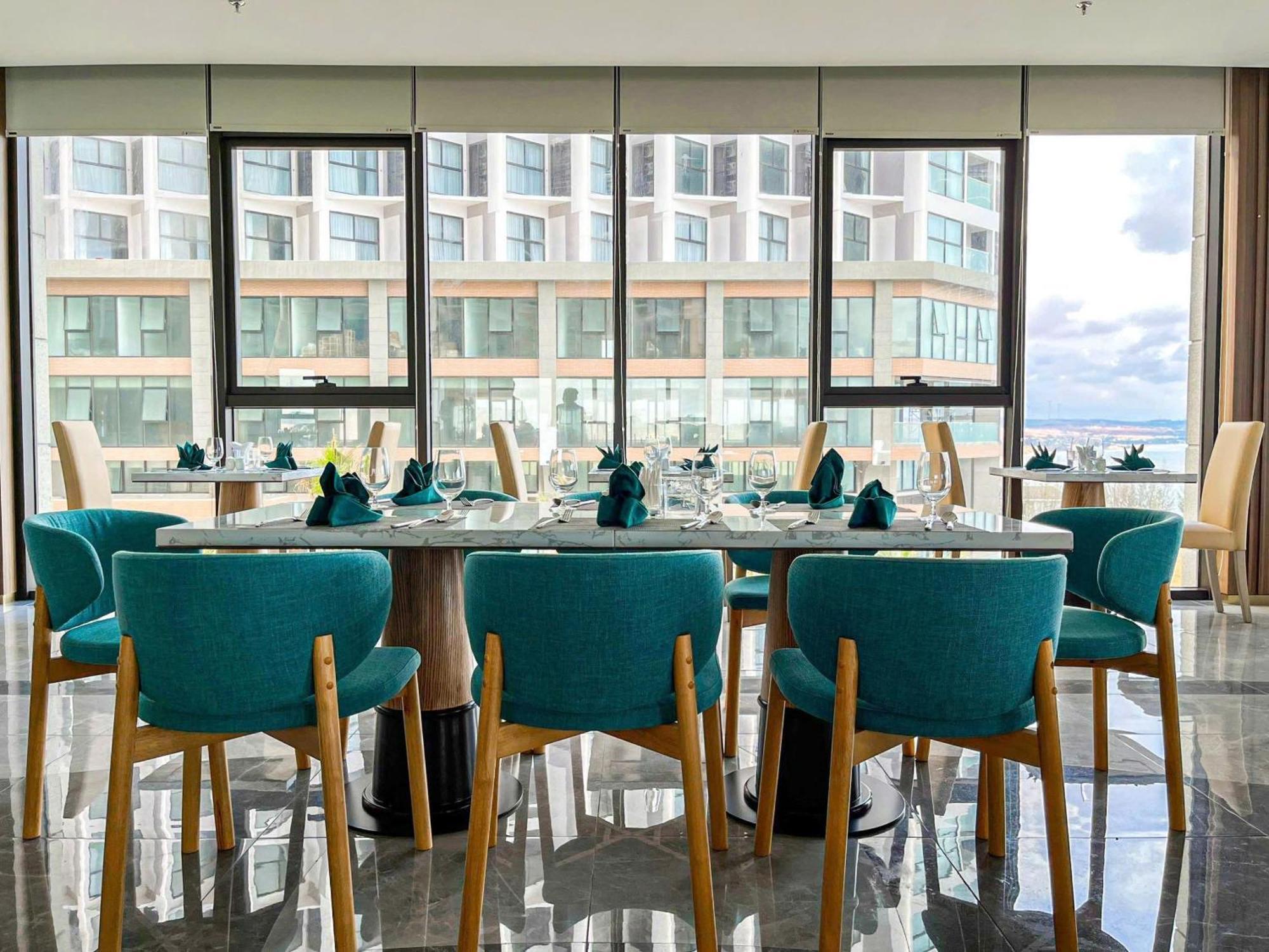M Condotel By Mandala Cham Bay & Hotel