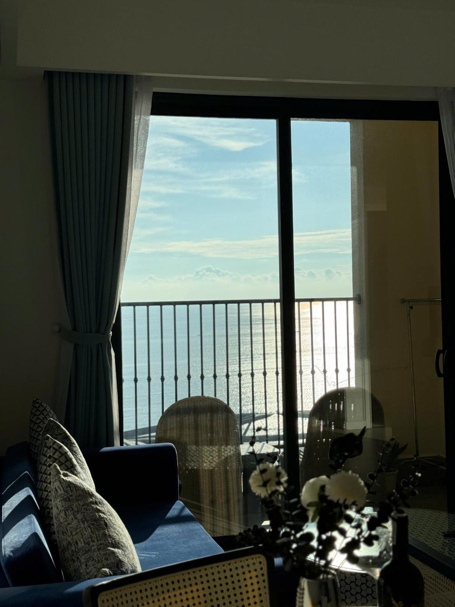Apartment Fireworks & Ocean Bliss Free Gym, Pool & Beach