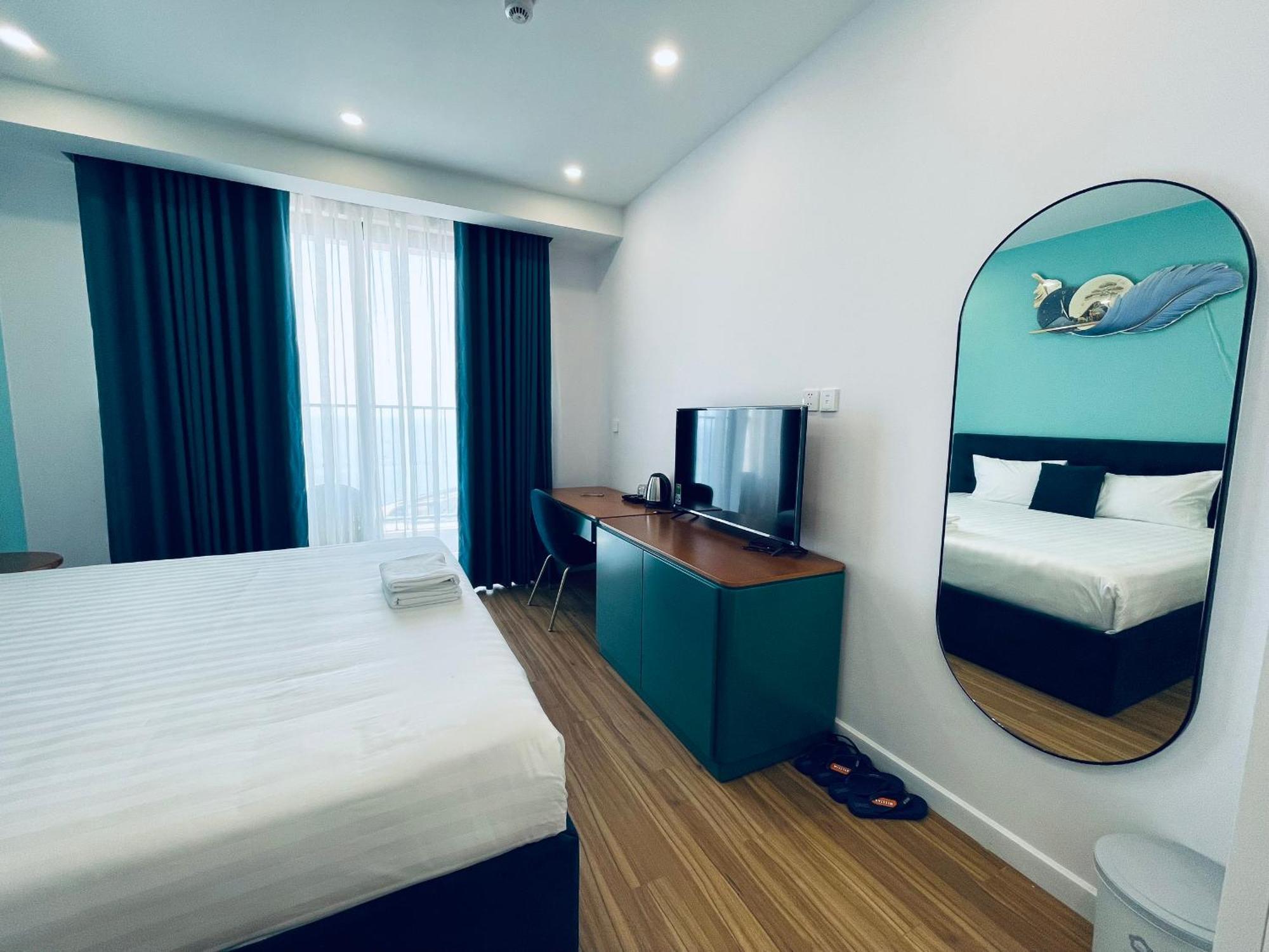 Fireworks & Ocean Bliss Free Gym, Pool & Beach Apartment *