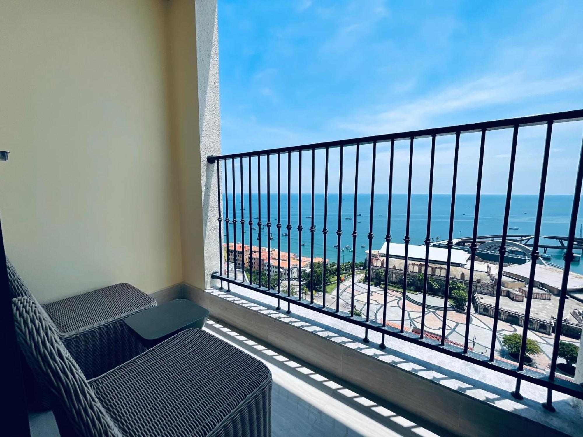 Fireworks & Ocean Bliss Free Gym, Pool & Beach * Phu Quoc