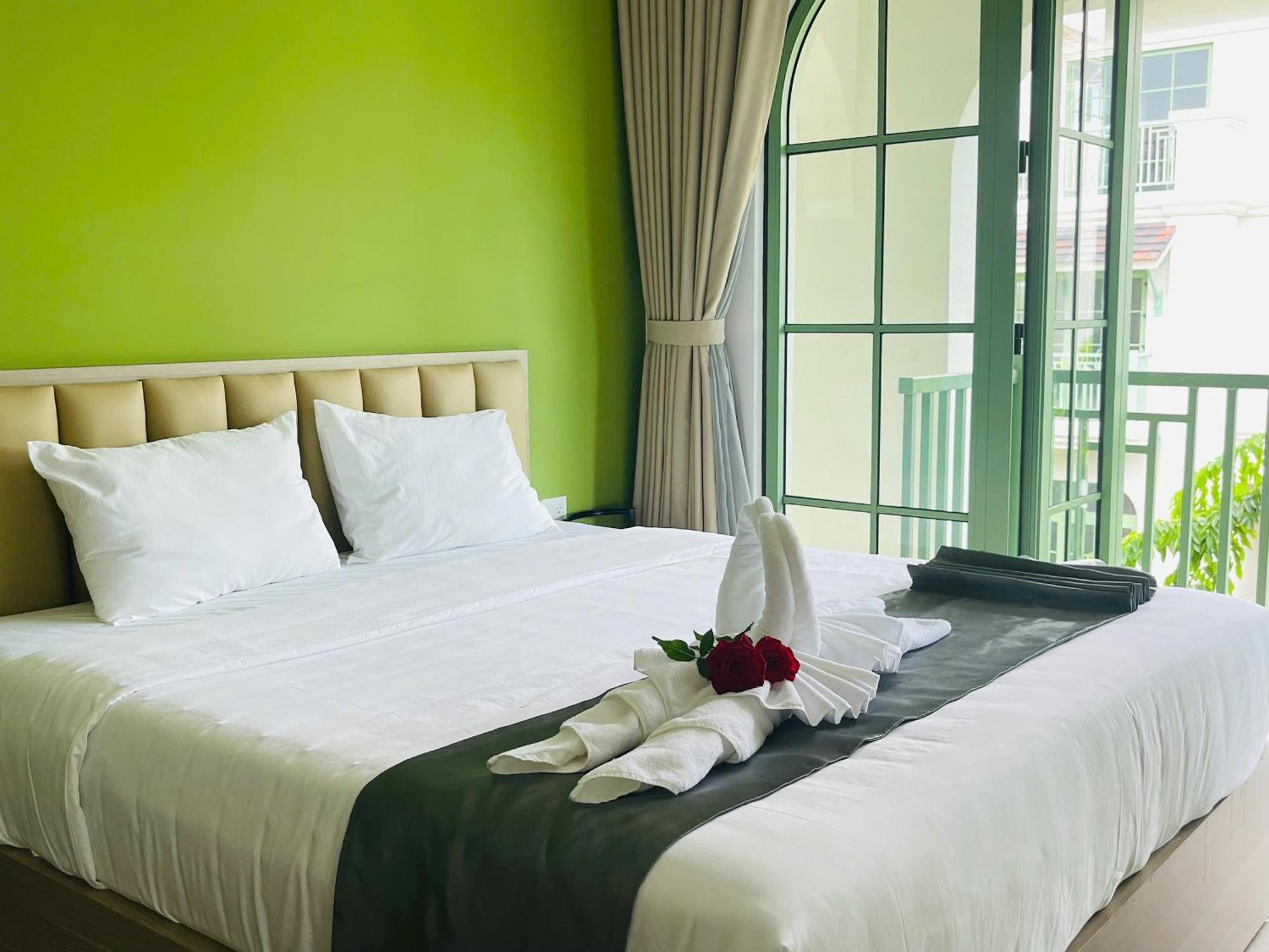 Fireworks & Ocean Bliss Free Gym, Pool & Beach Apartment Phu Quoc