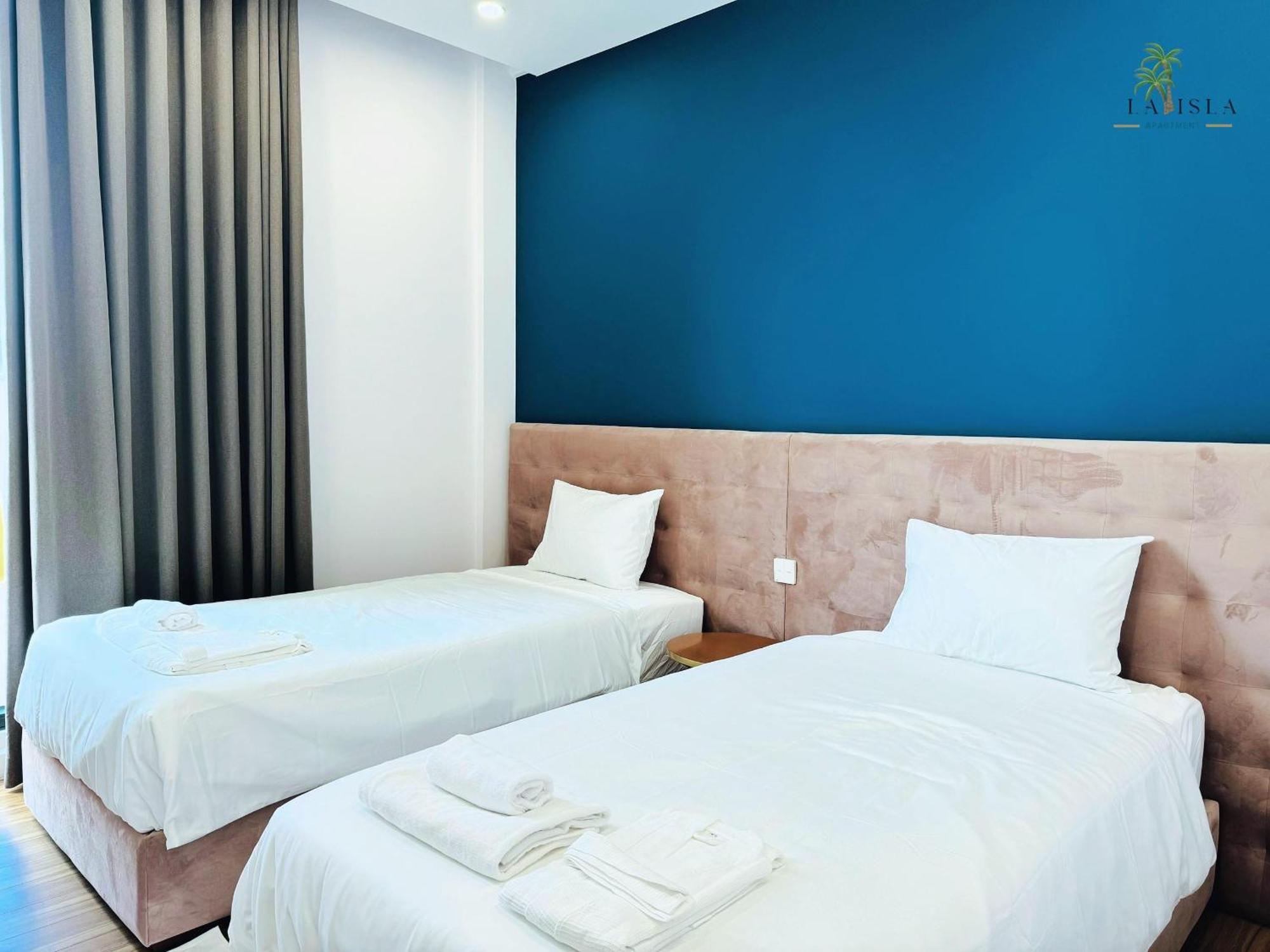 Fireworks & Ocean Bliss Free Gym, Pool & Beach Apartment *