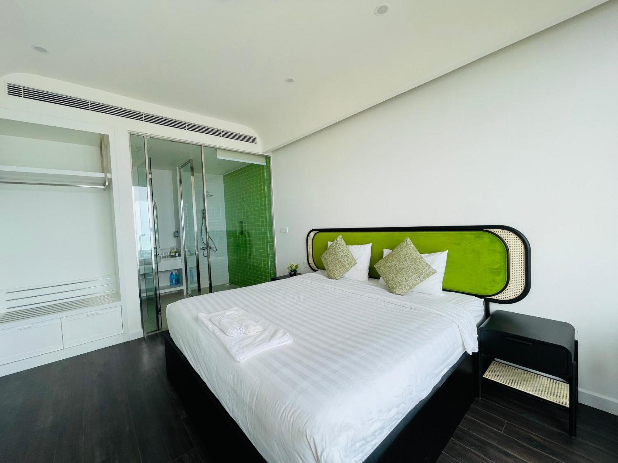 Fireworks & Ocean Bliss Free Gym, Pool & Beach Phu Quoc