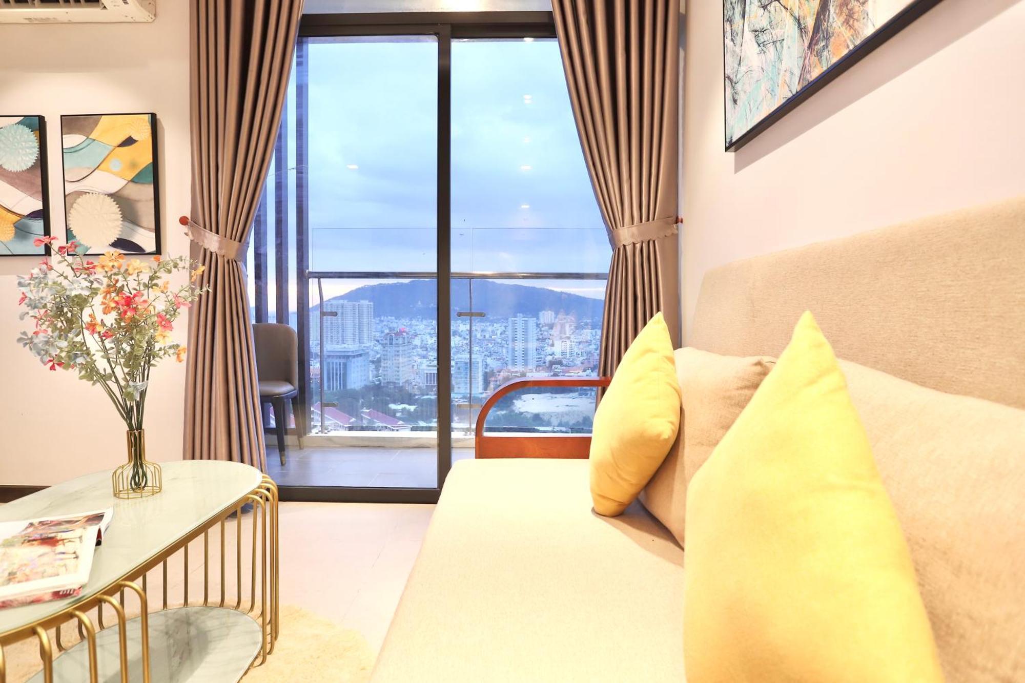Classy - Csj Tower Vung Tau, Luxury, Sky-sea View And Walk-to-beach Apartment