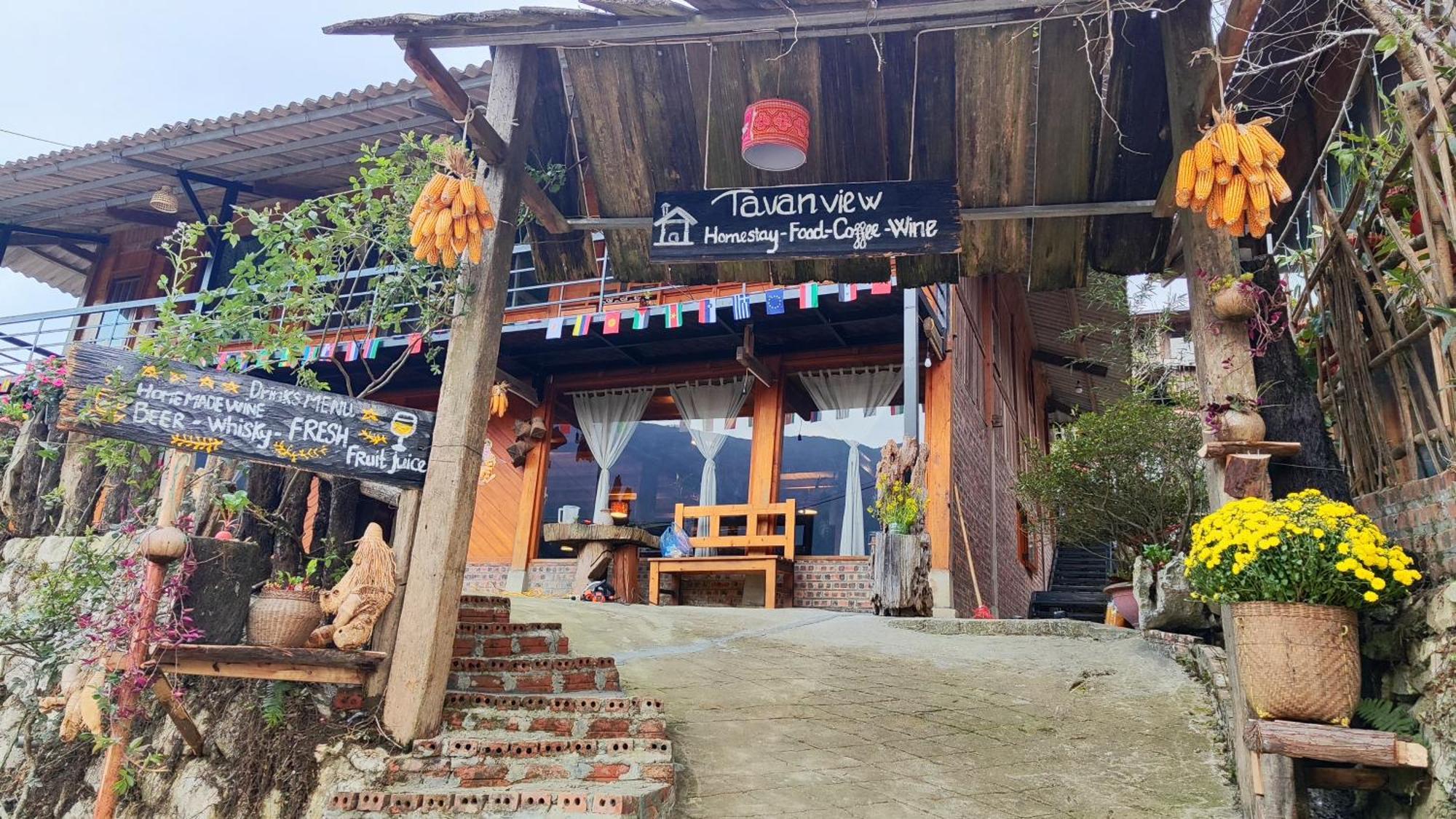Tavan View