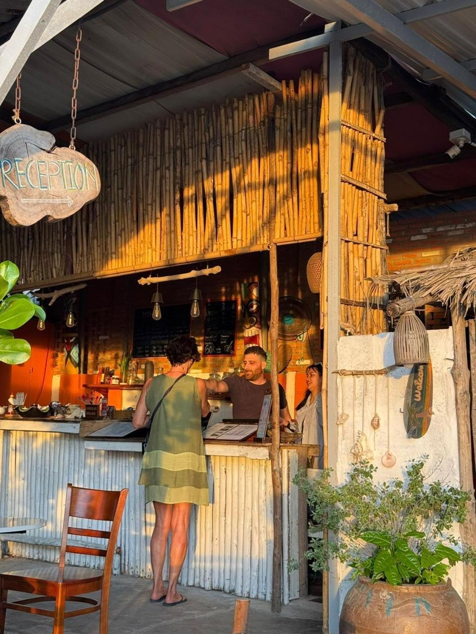 Eva Hut Mui Ne