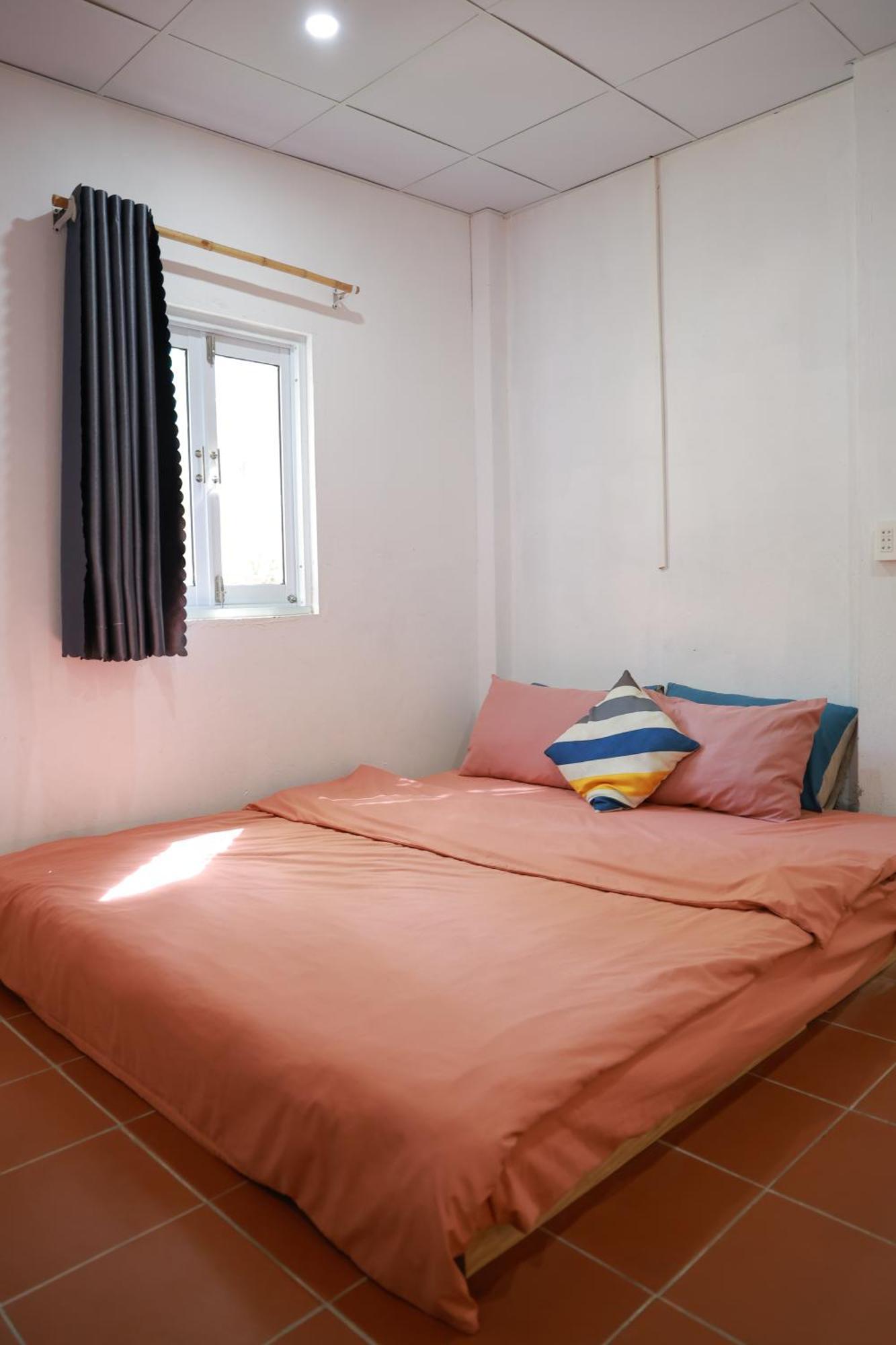 Eva Hut Hostel *