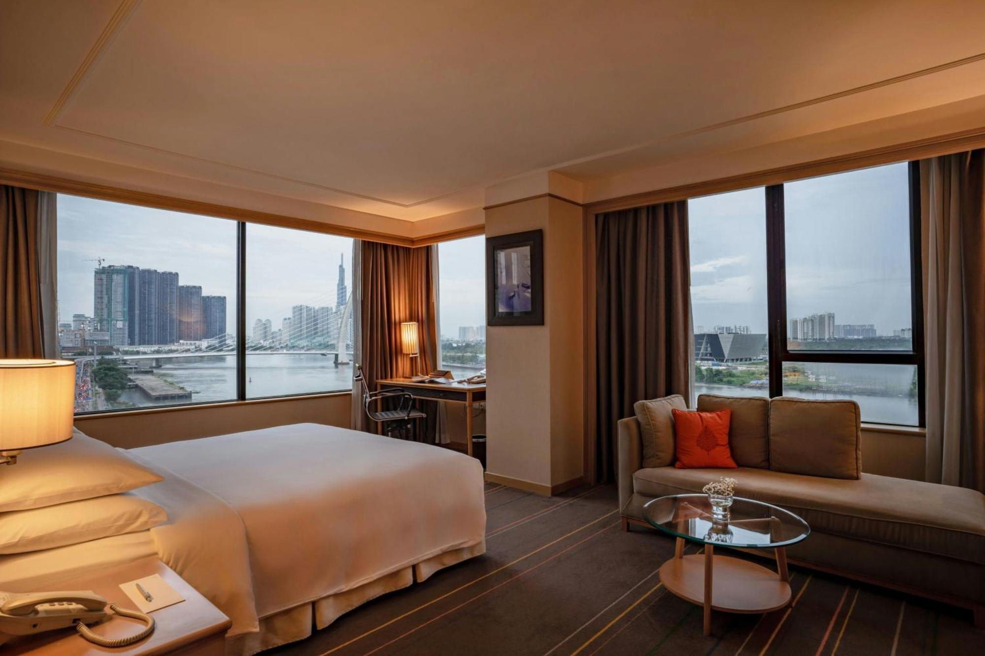 Hotel Renaissance Riverside Saigon Ho Chi Minh City