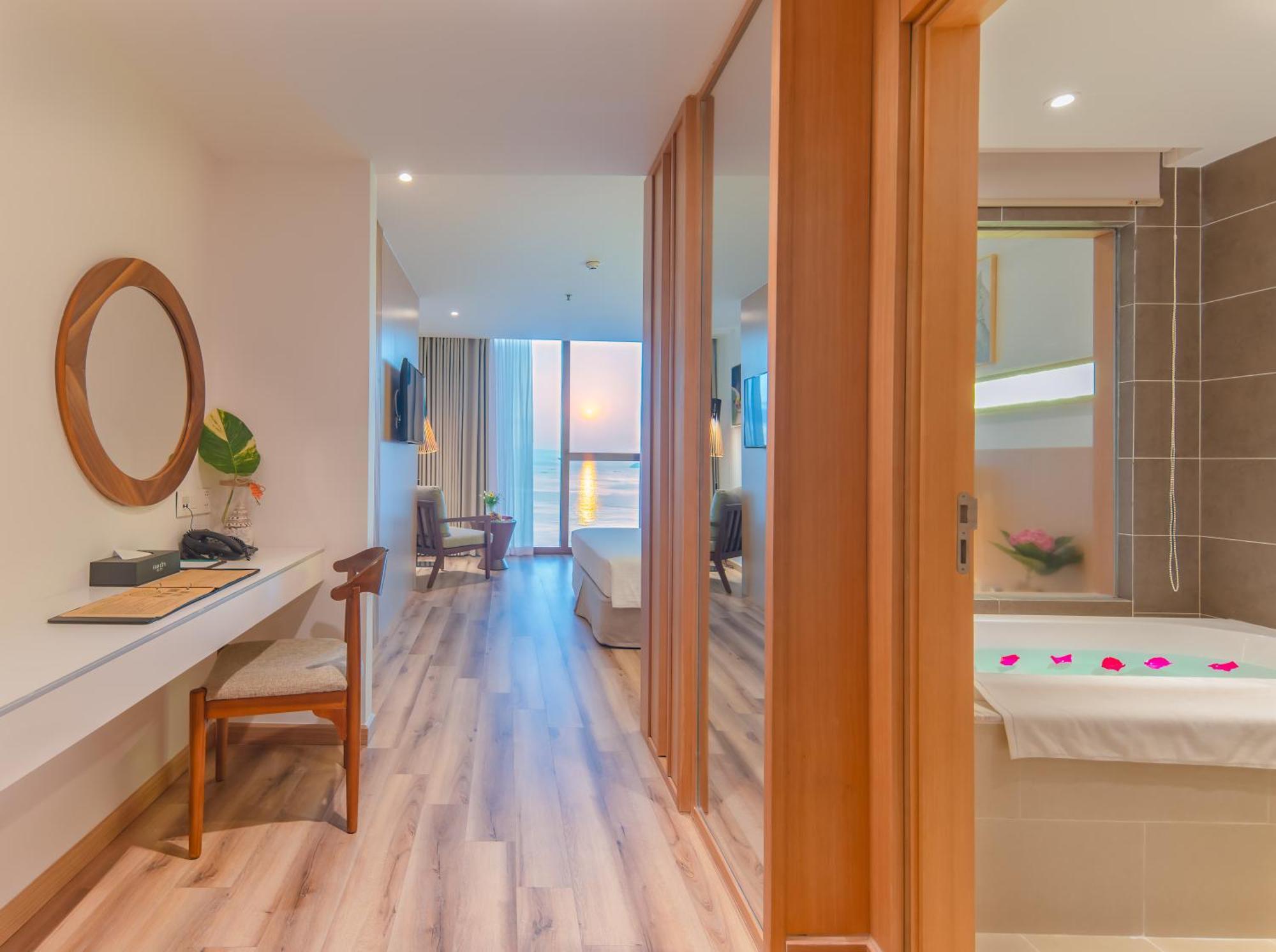 Starcity Hotel&condotel Beachfront 5*