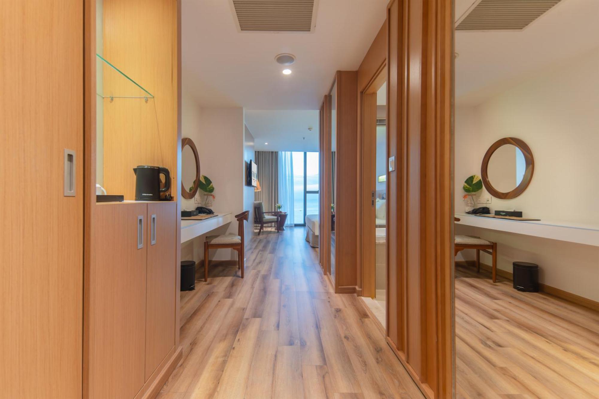 Starcity Hotel&condotel Beachfront Khách sạn