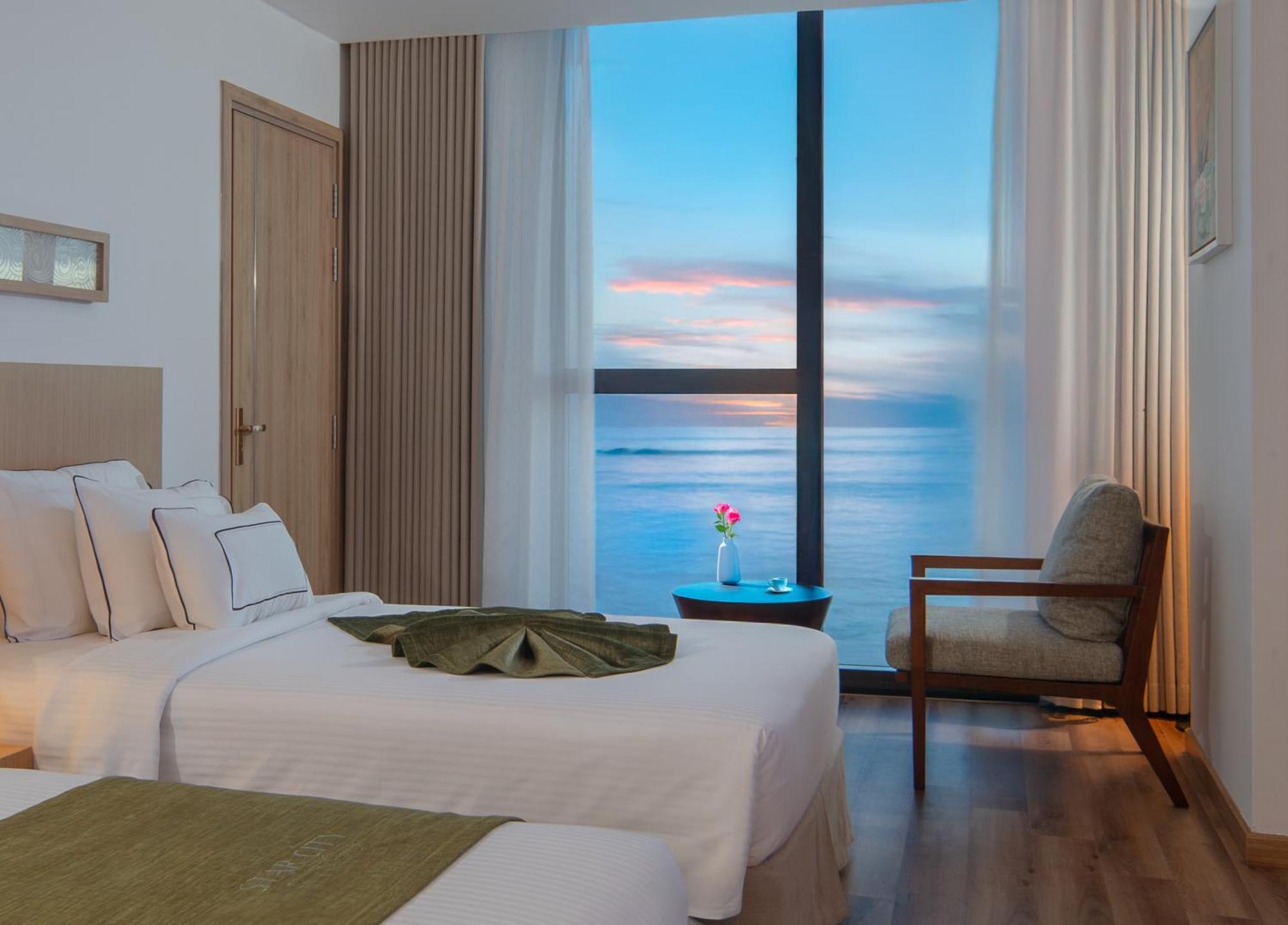 Starcity Hotel&condotel Beachfront Khách sạn Nha Trang