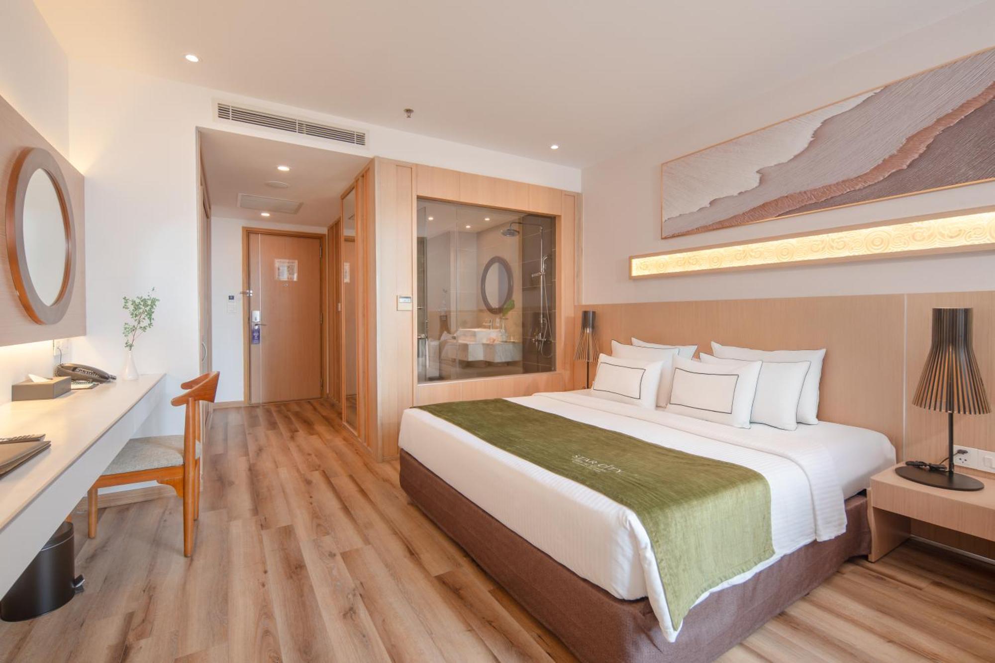 Starcity Hotel&condotel Beachfront Khách sạn