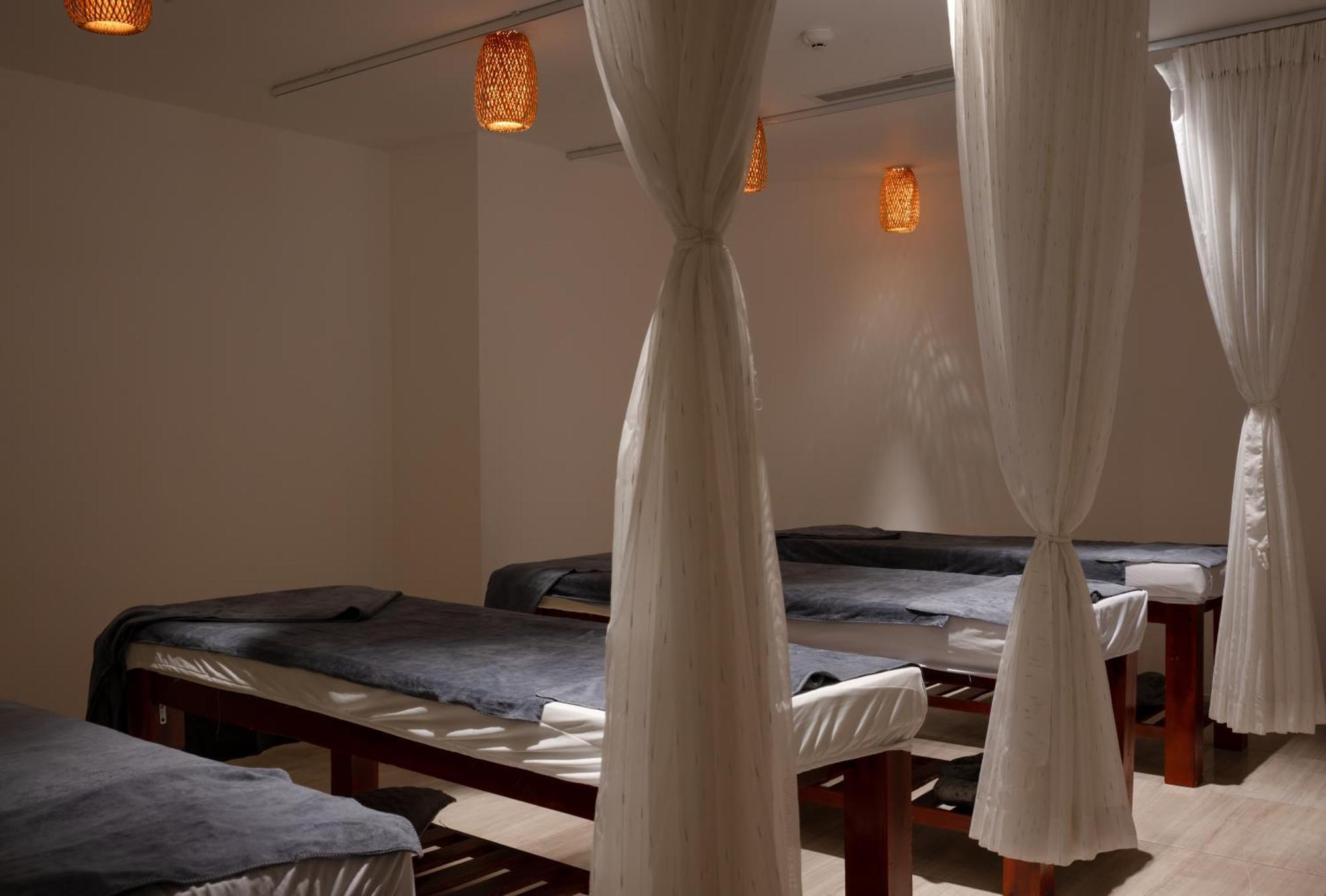 Starcity Hotel&condotel Beachfront Khách sạn Nha Trang