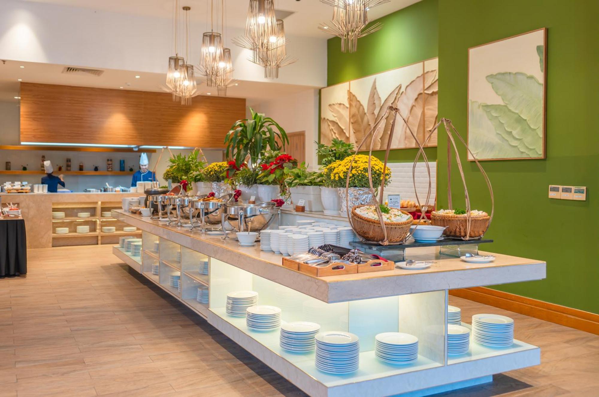 Starcity Hotel&condotel Beachfront Khách sạn