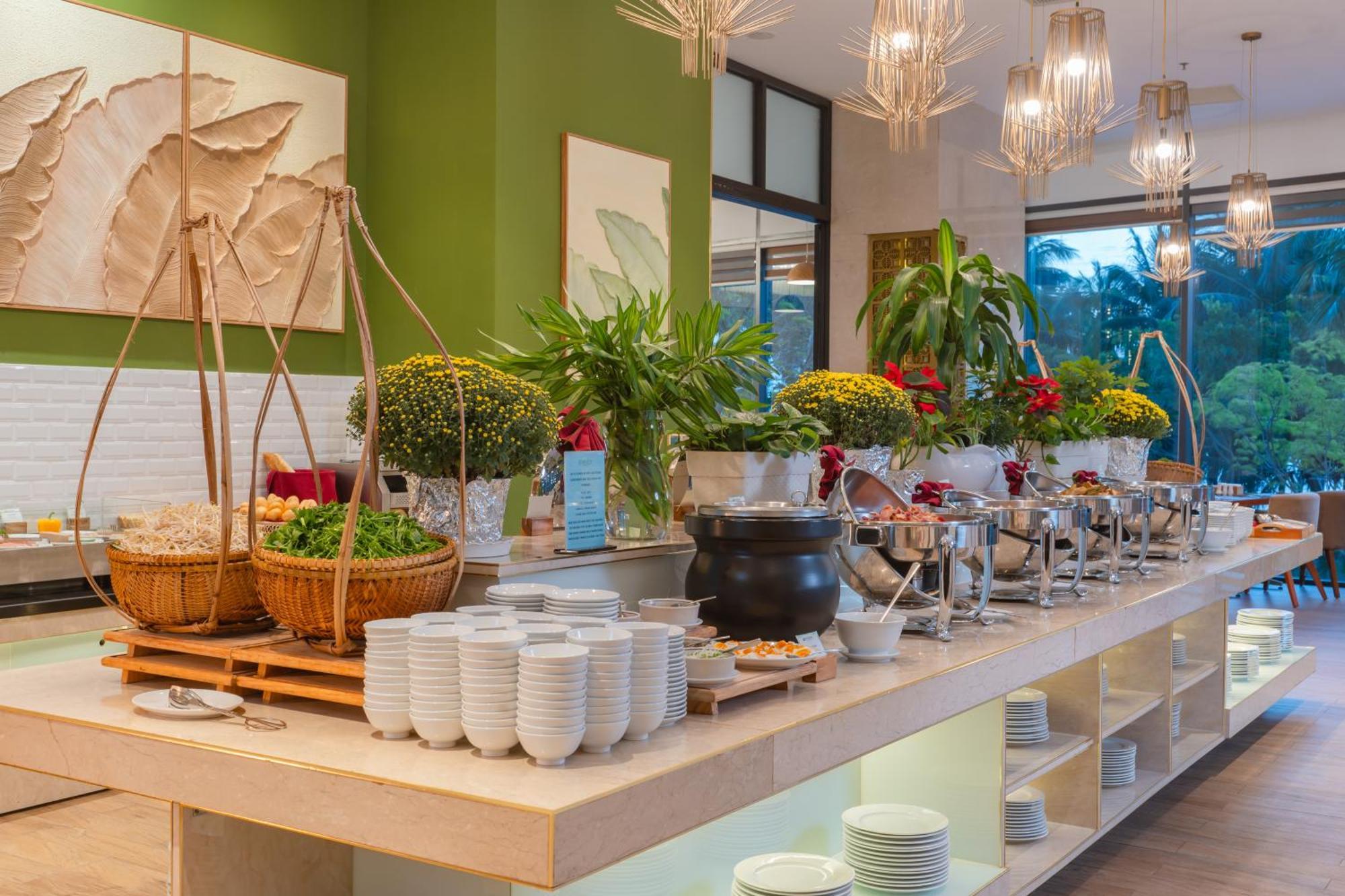 Starcity Hotel&condotel Beachfront Khách sạn