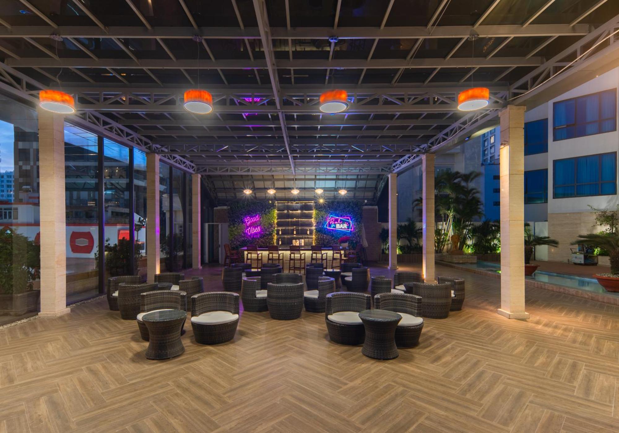 Khách sạn Starcity Hotel&condotel Beachfront Nha Trang