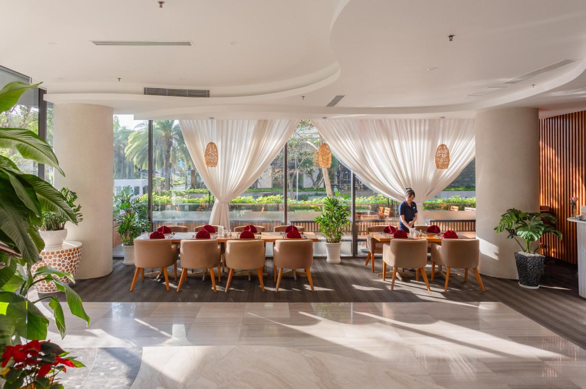 Starcity Hotel&condotel Beachfront 5*