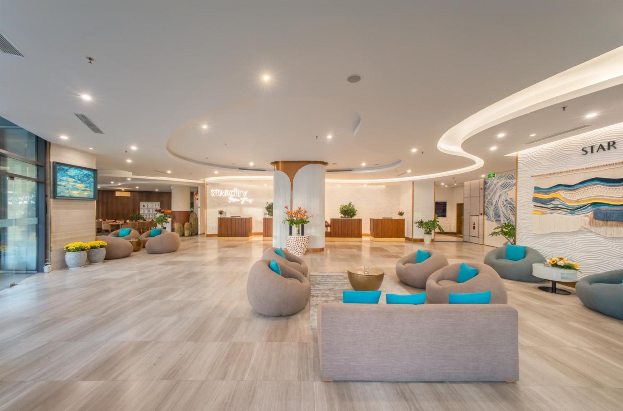 Starcity Hotel&condotel Beachfront Khách sạn