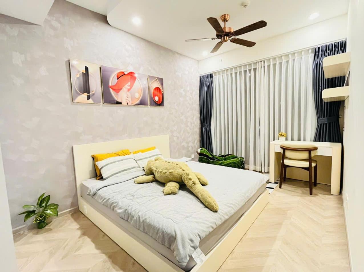 Suzon-luxurious At Lumiere Boulevard Vgp Go Cong