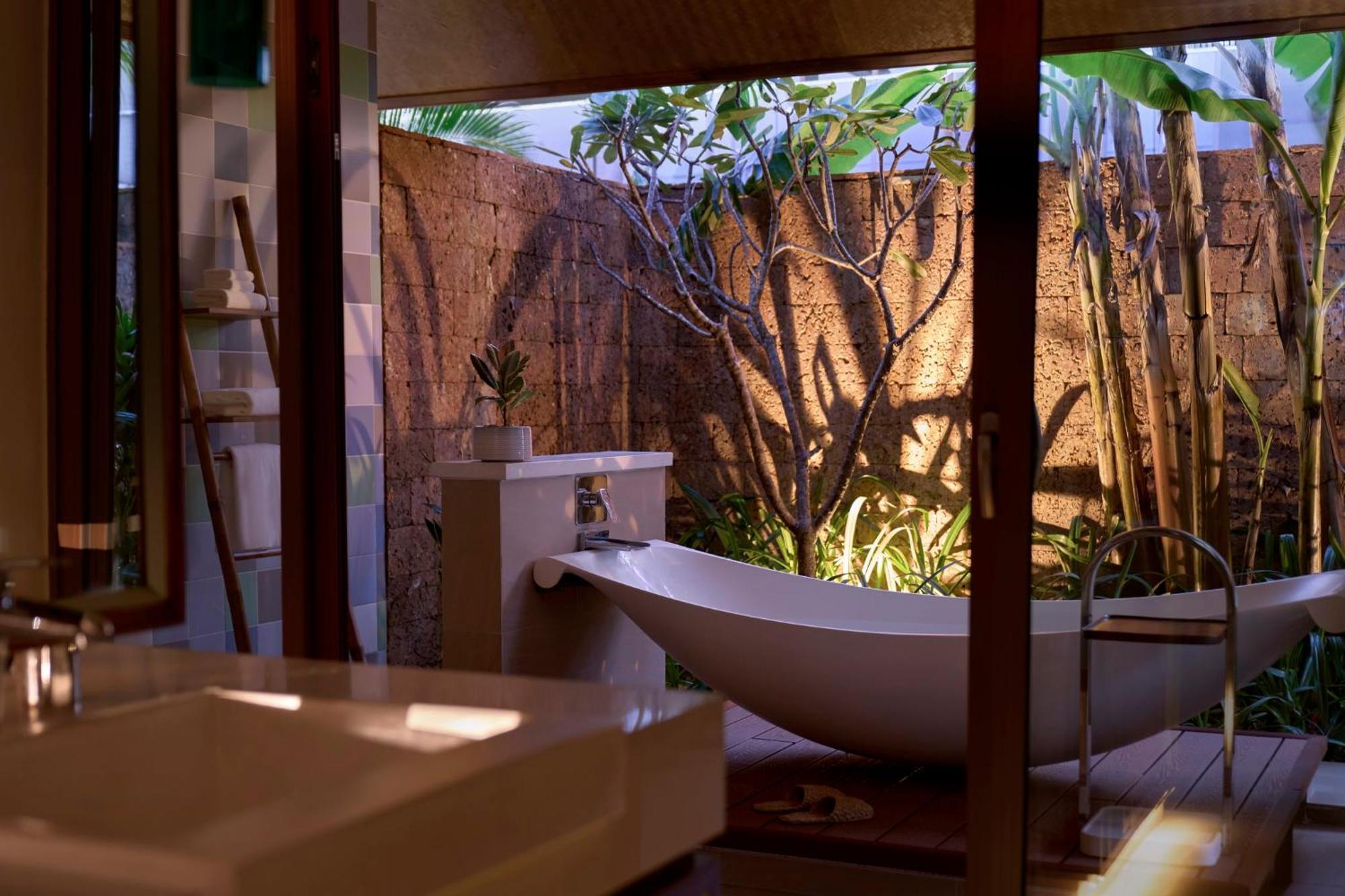 Voco Quang Binh By Ihg Resort