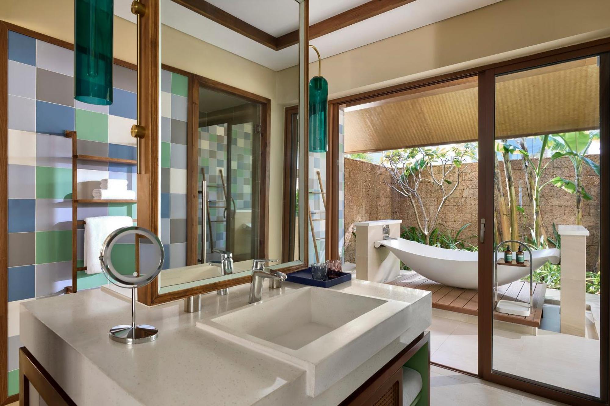 Resort Voco Quang Binh By Ihg