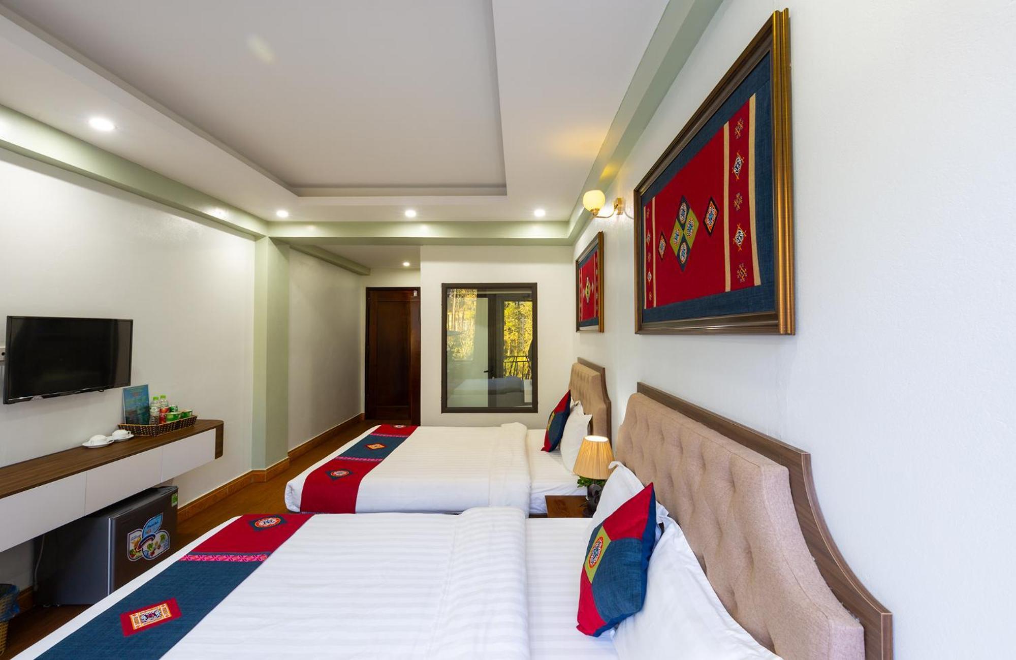 Hidden Gem & Khách sạn