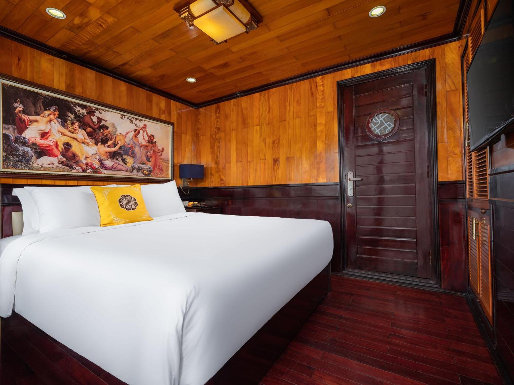 Botel Hera Classic Boutique Cruise Ha Long
