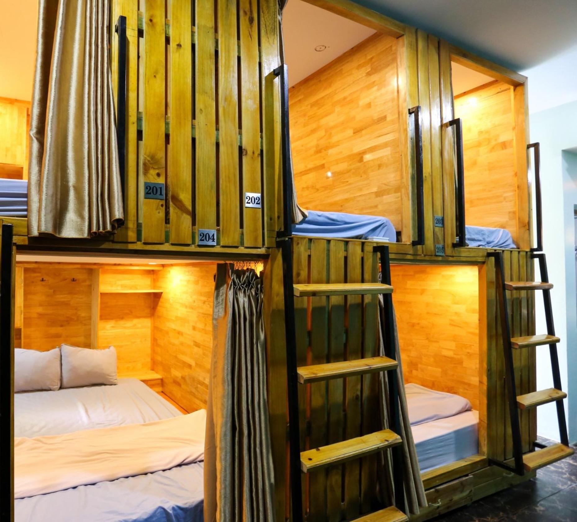 Catba Pod - Restaurant And Rooftop Bar * Dong Khe Sau