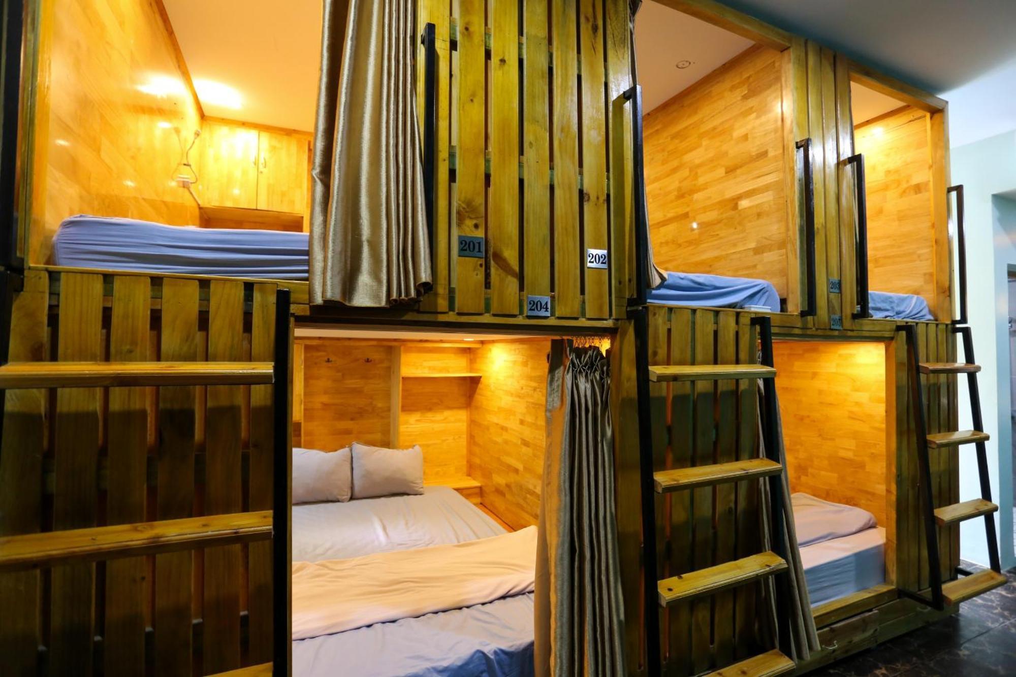 Catba Pod - Restaurant And Rooftop Bar Hostel
