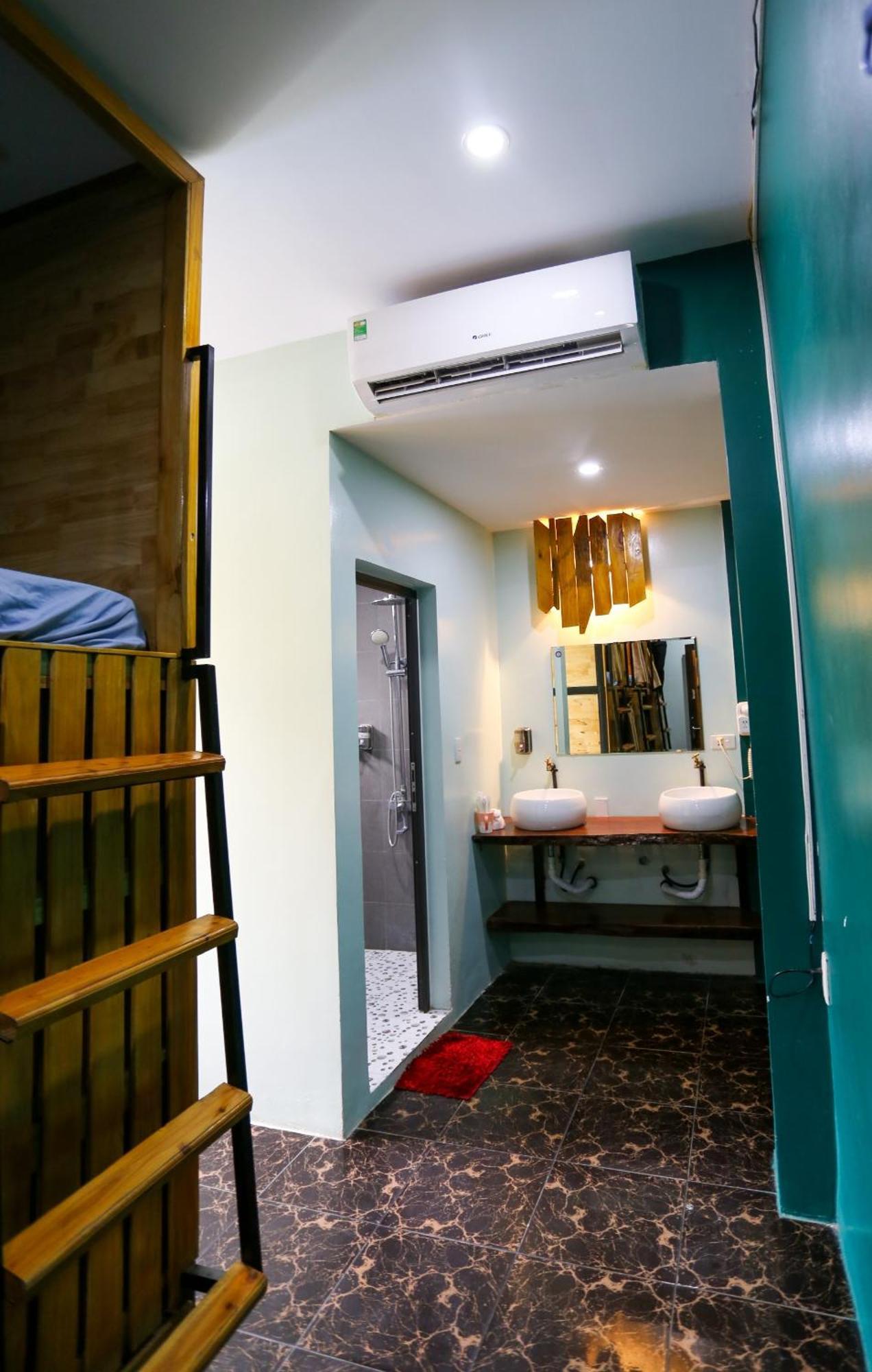 Catba Pod - Restaurant And Rooftop Bar Hostel *