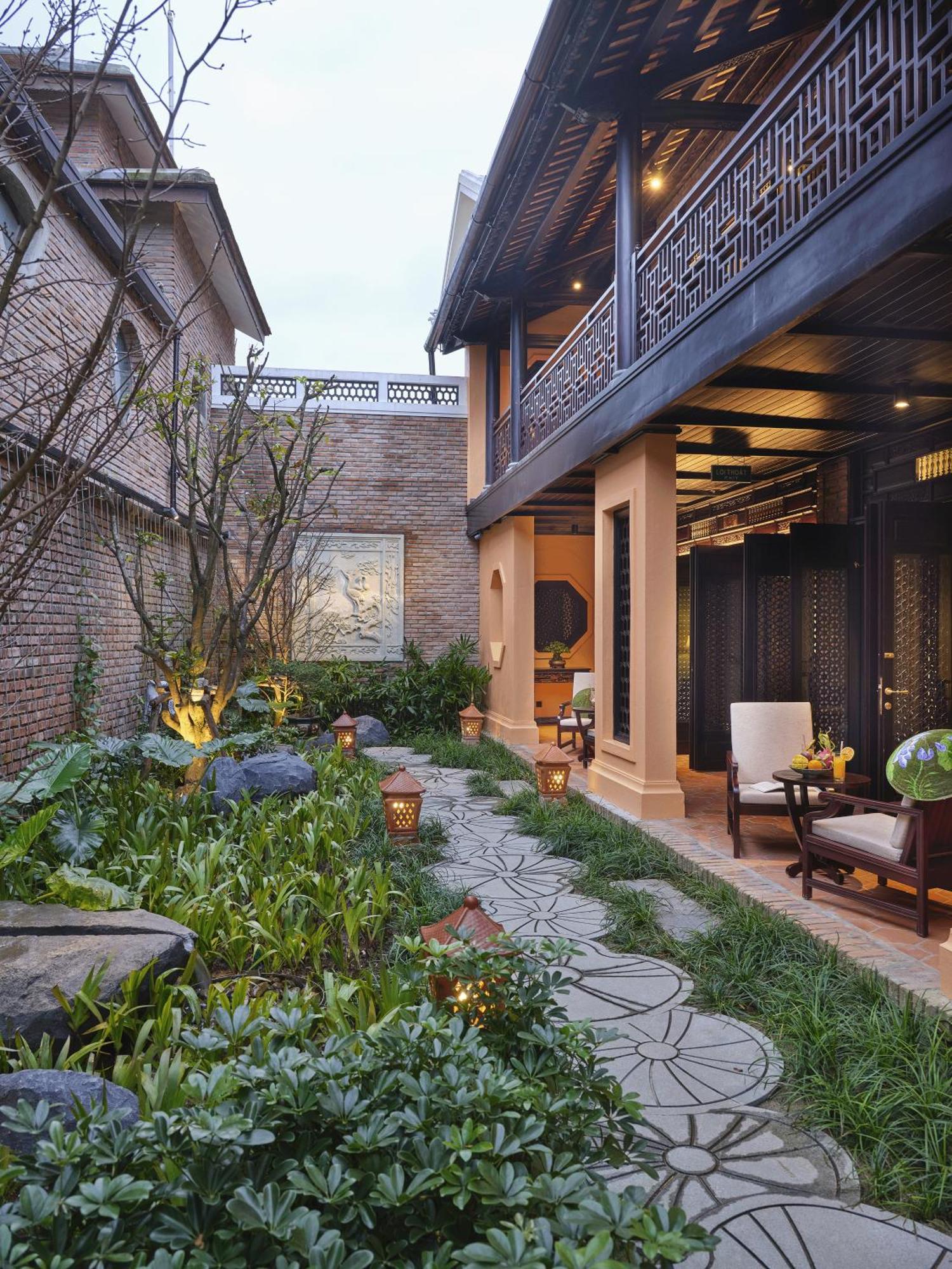 Resort Ancient Garden Hue