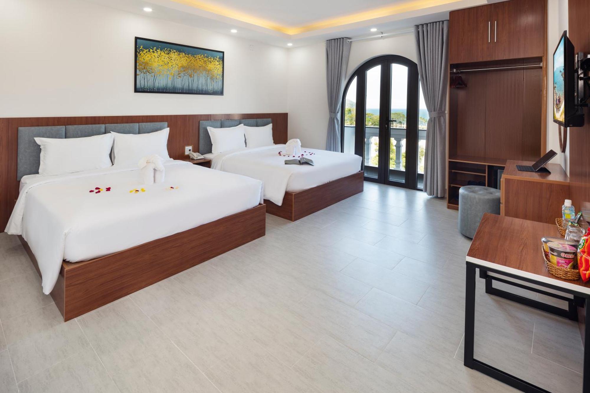 Salah Hotel *