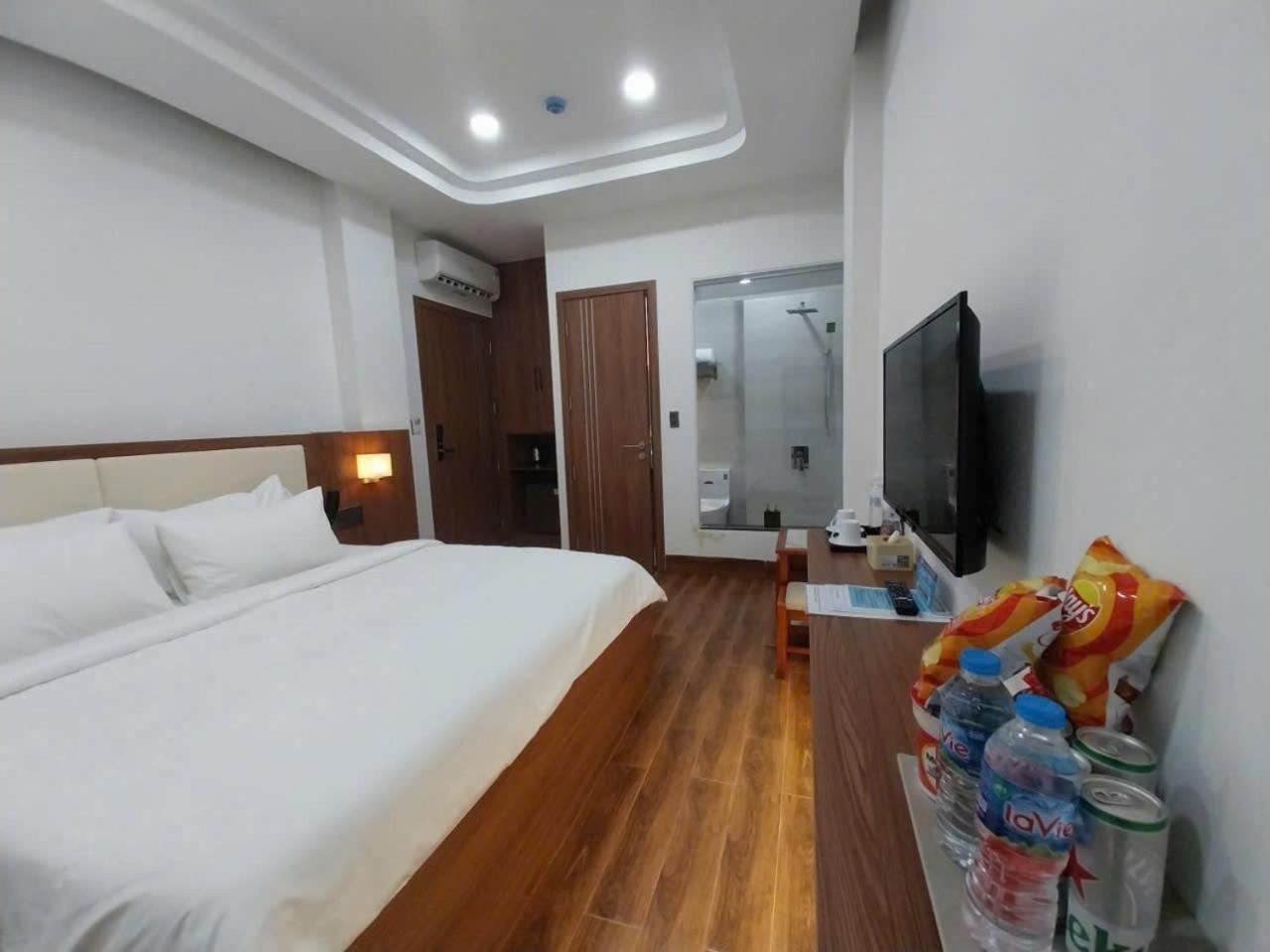 Santini Hotel *