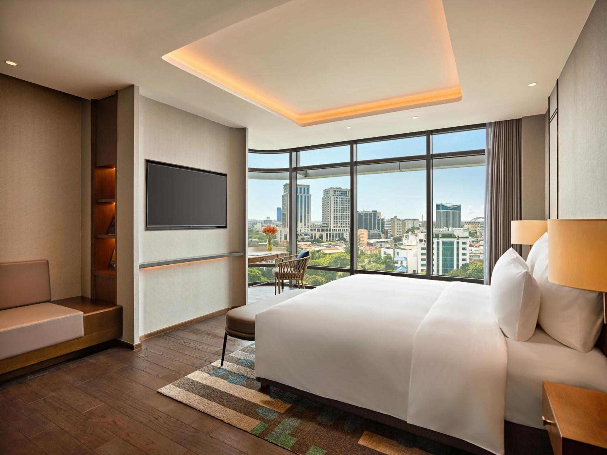 Pullman Phong Grand Hotel 5*