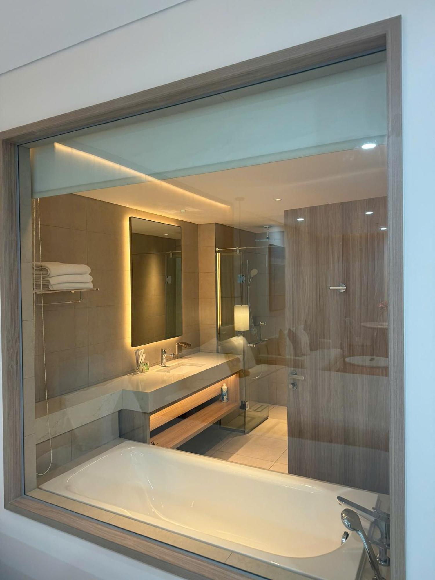 Spring Alacarte Luxury * Hạ Long