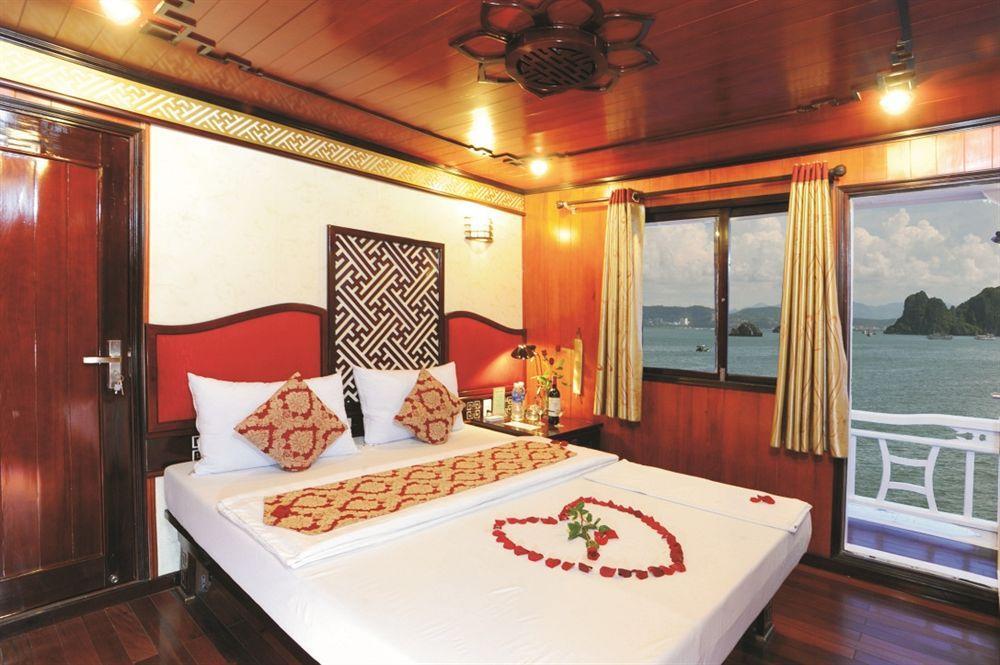 Royal Heritage Cruise Hotel