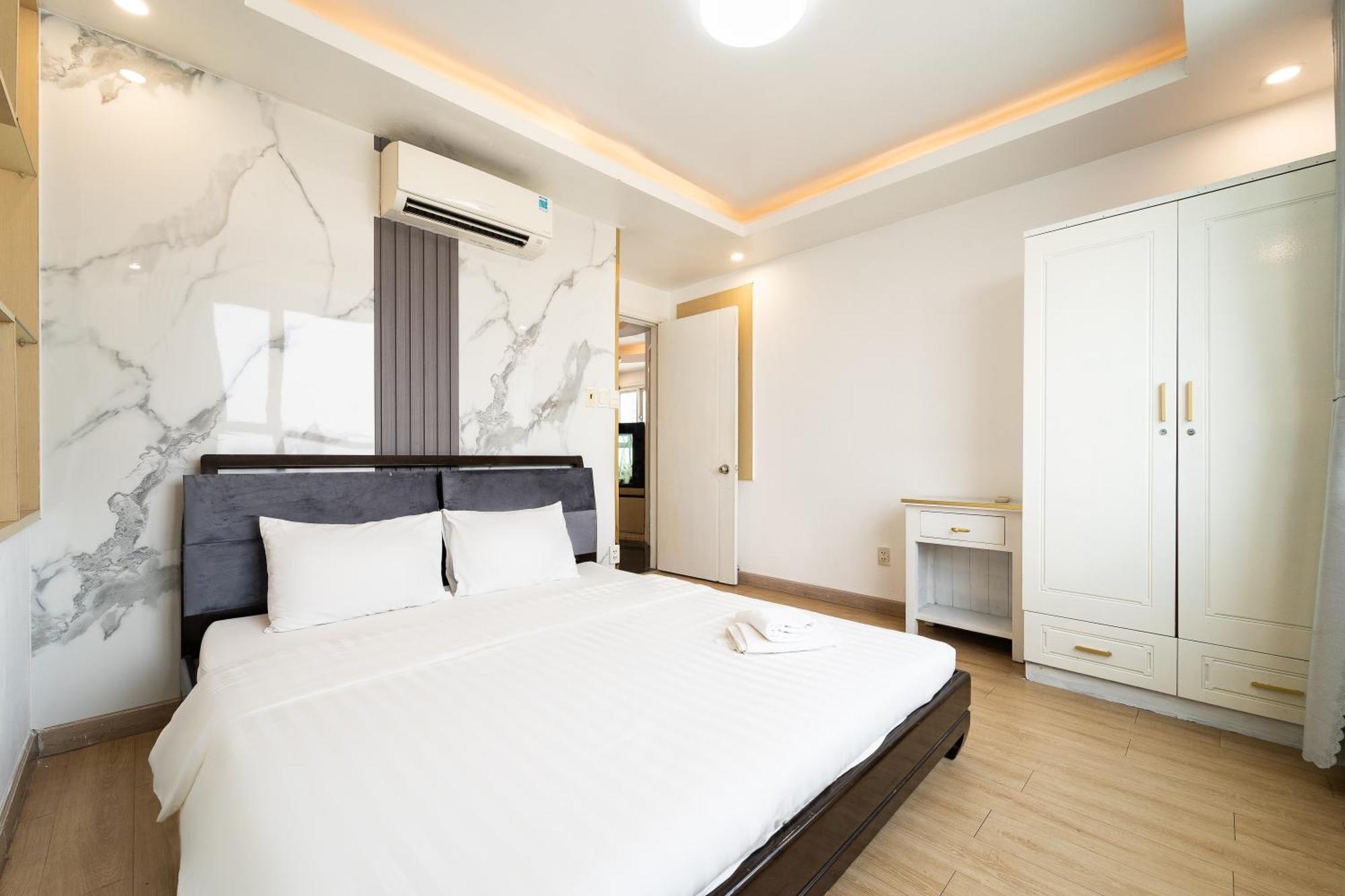 White Penthouse-rooftop Pool Private -central Ho Chi Minh City