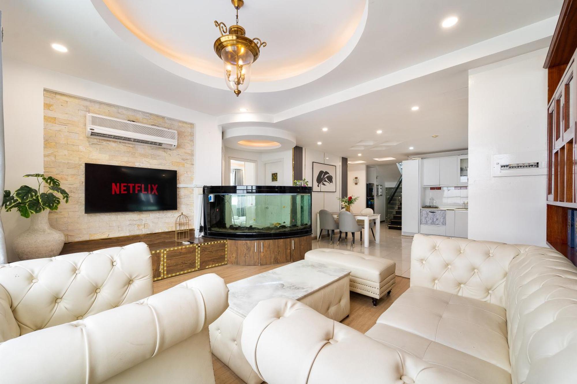 White Penthouse-rooftop Pool Private -central Apartment *