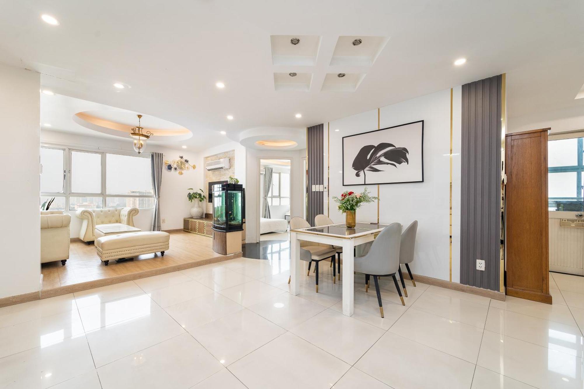Apartment White Penthouse-rooftop Pool Private -central Ho Chi Minh City