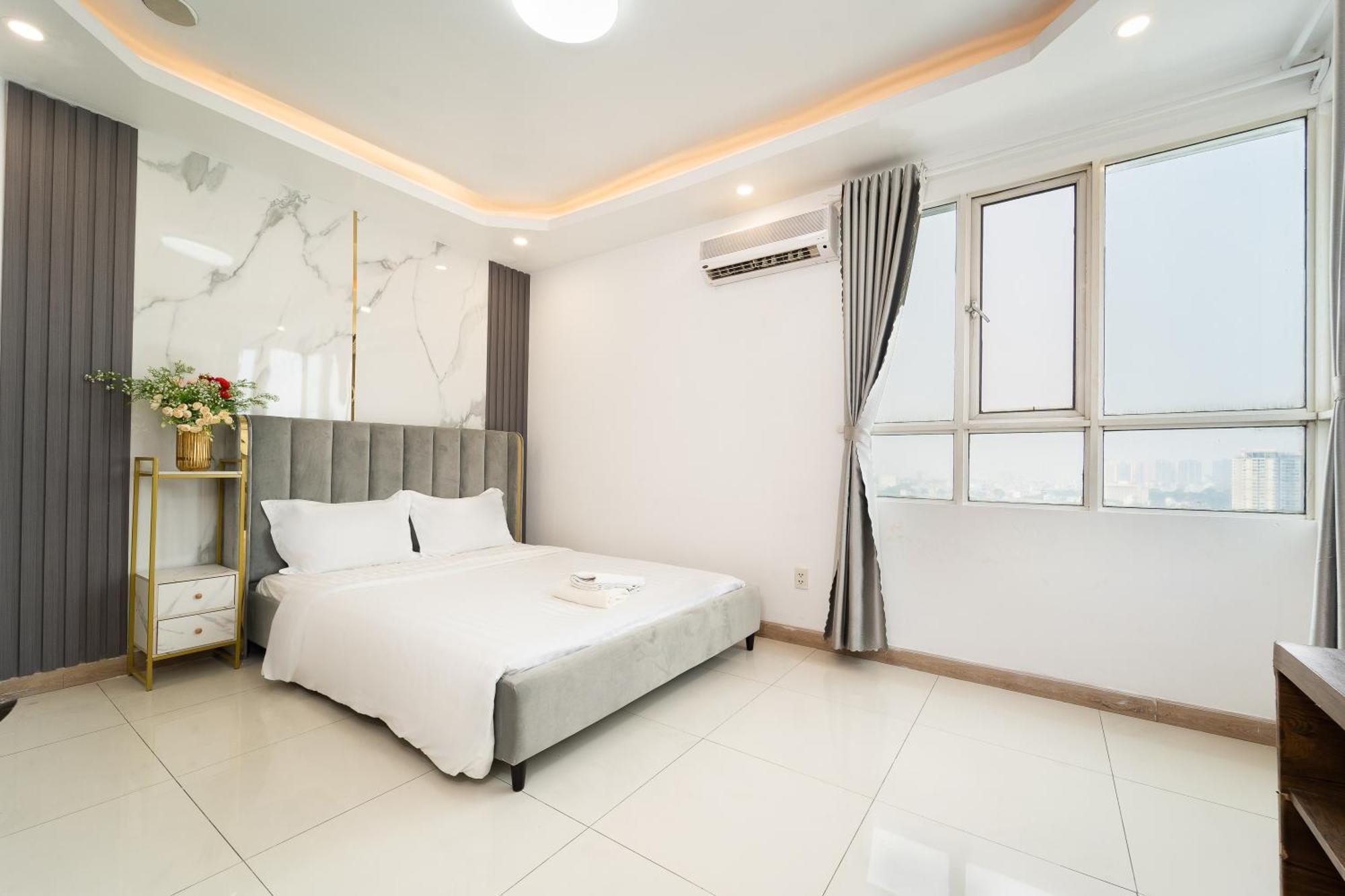 Apartment White Penthouse-rooftop Pool Private -central Ho Chi Minh City