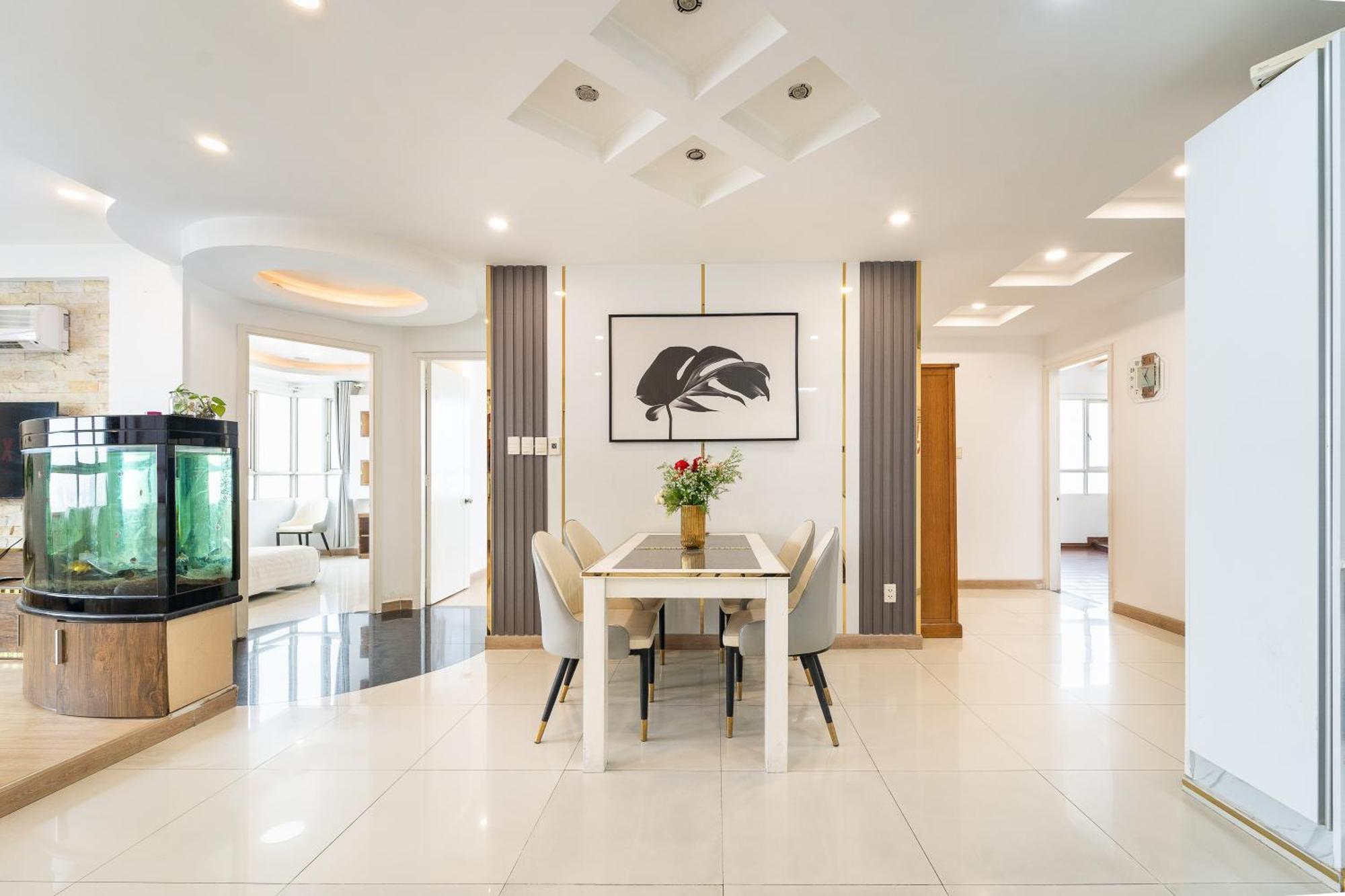 White Penthouse-rooftop Pool Private -central Apartment