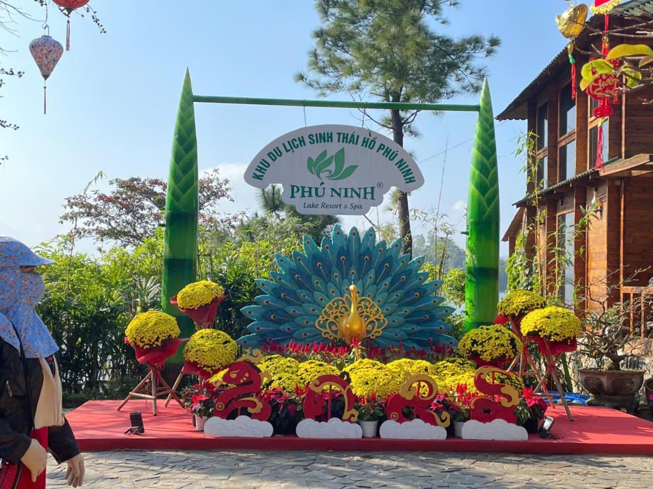 Phu Ninh & *