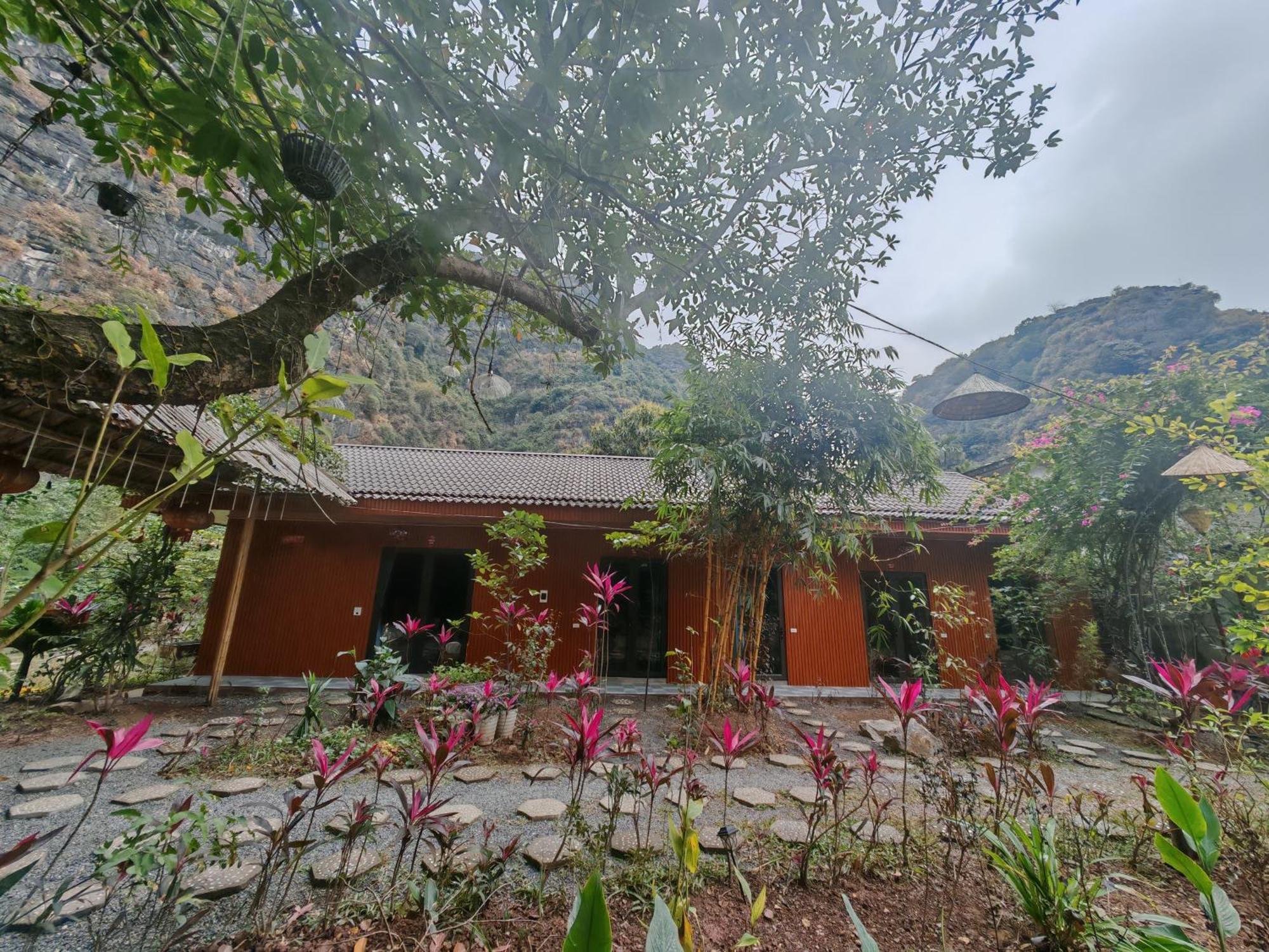 Homestay Valley - Thung Lung Xanh *