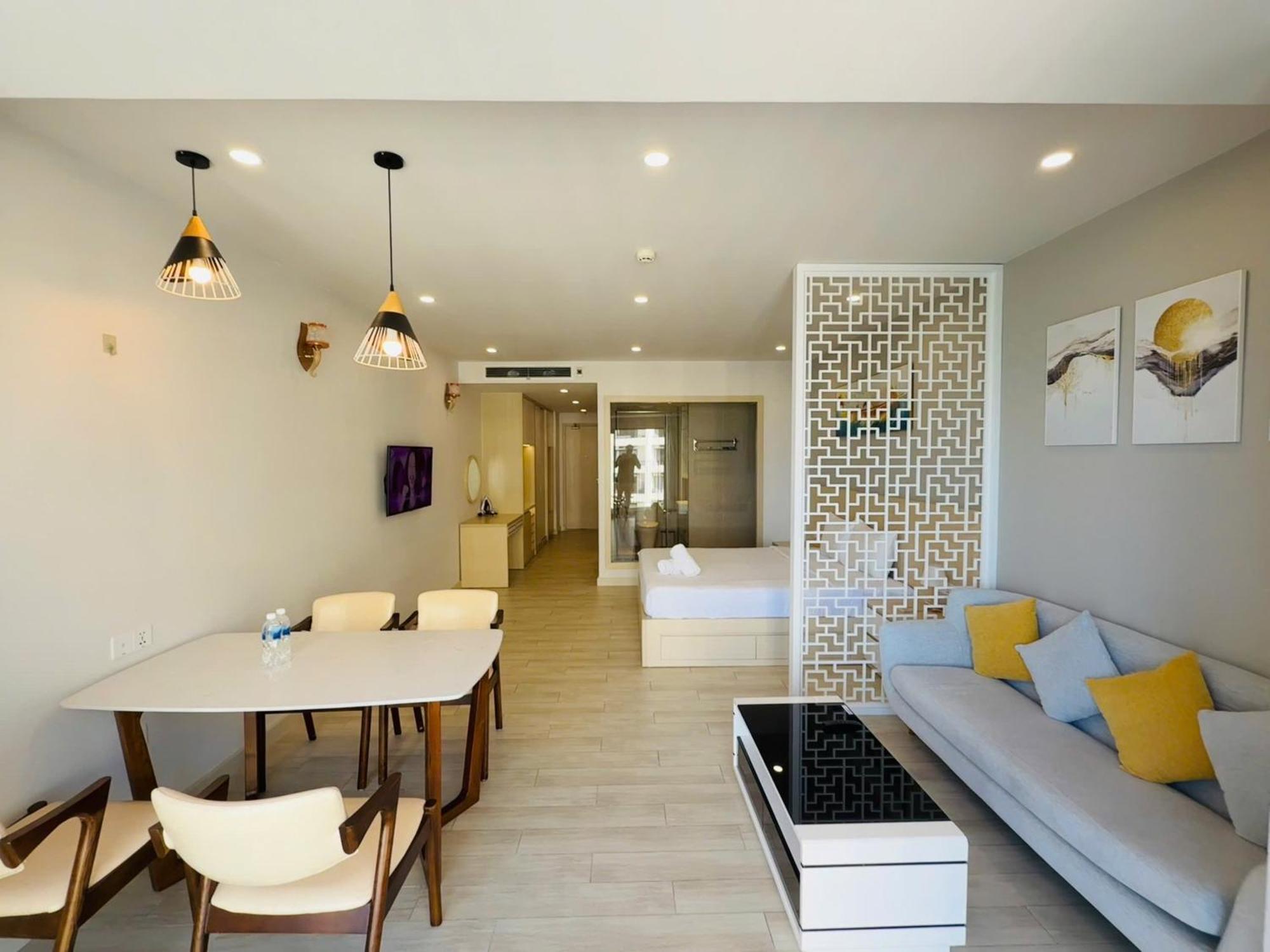 Gold Coast Luxury - Ocean View Apartment *