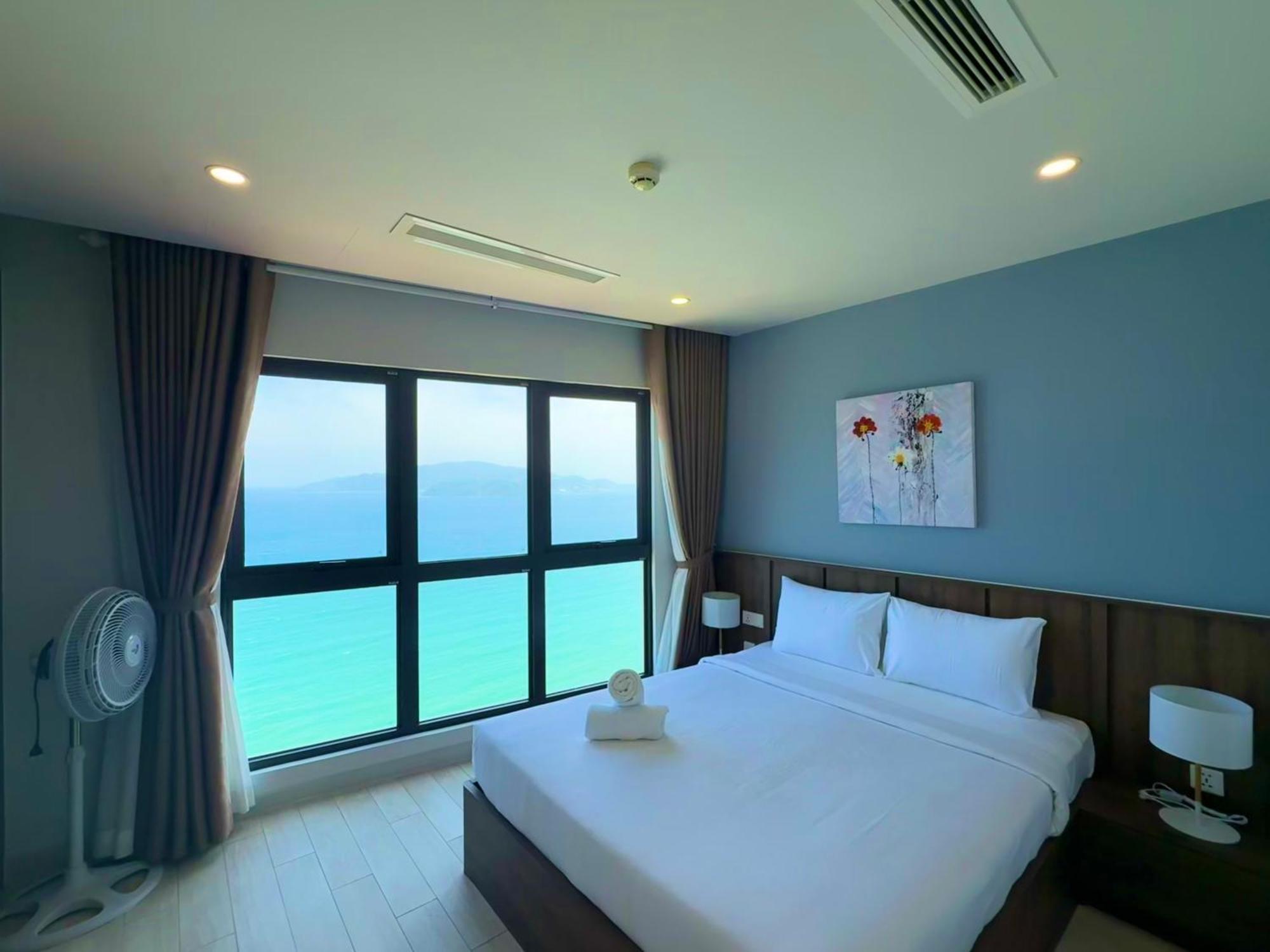 Gold Coast Luxury - Ocean View Apartment *