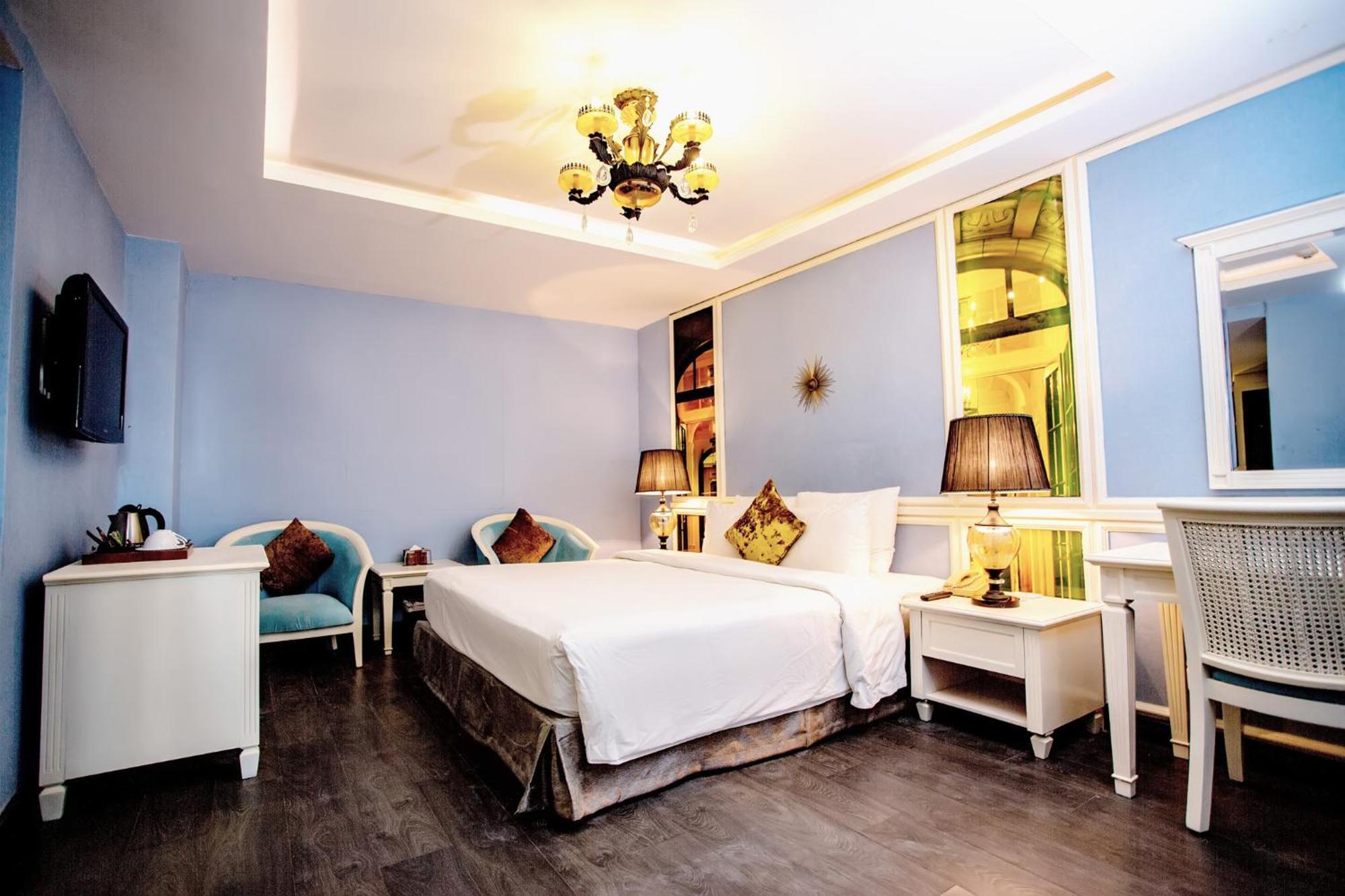 California Saigon & Rooftop Pool Hotel Ho Chi Minh City