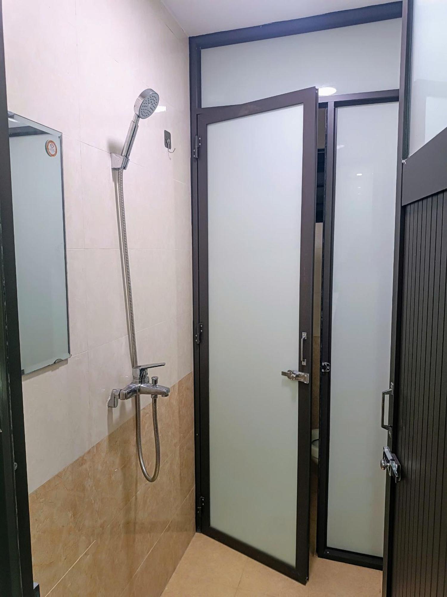 Phuong Dong Hotel *