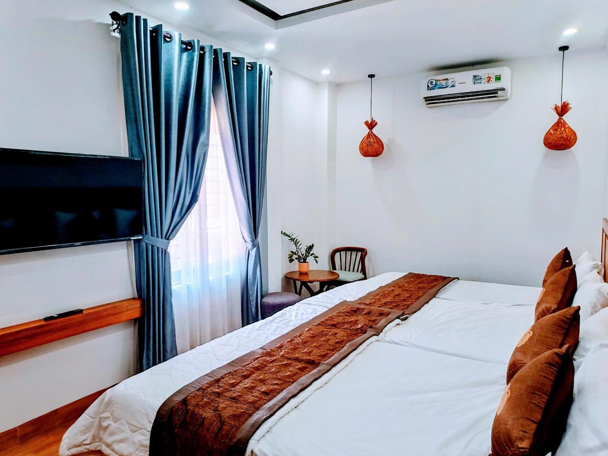 Phuong Dong Hue