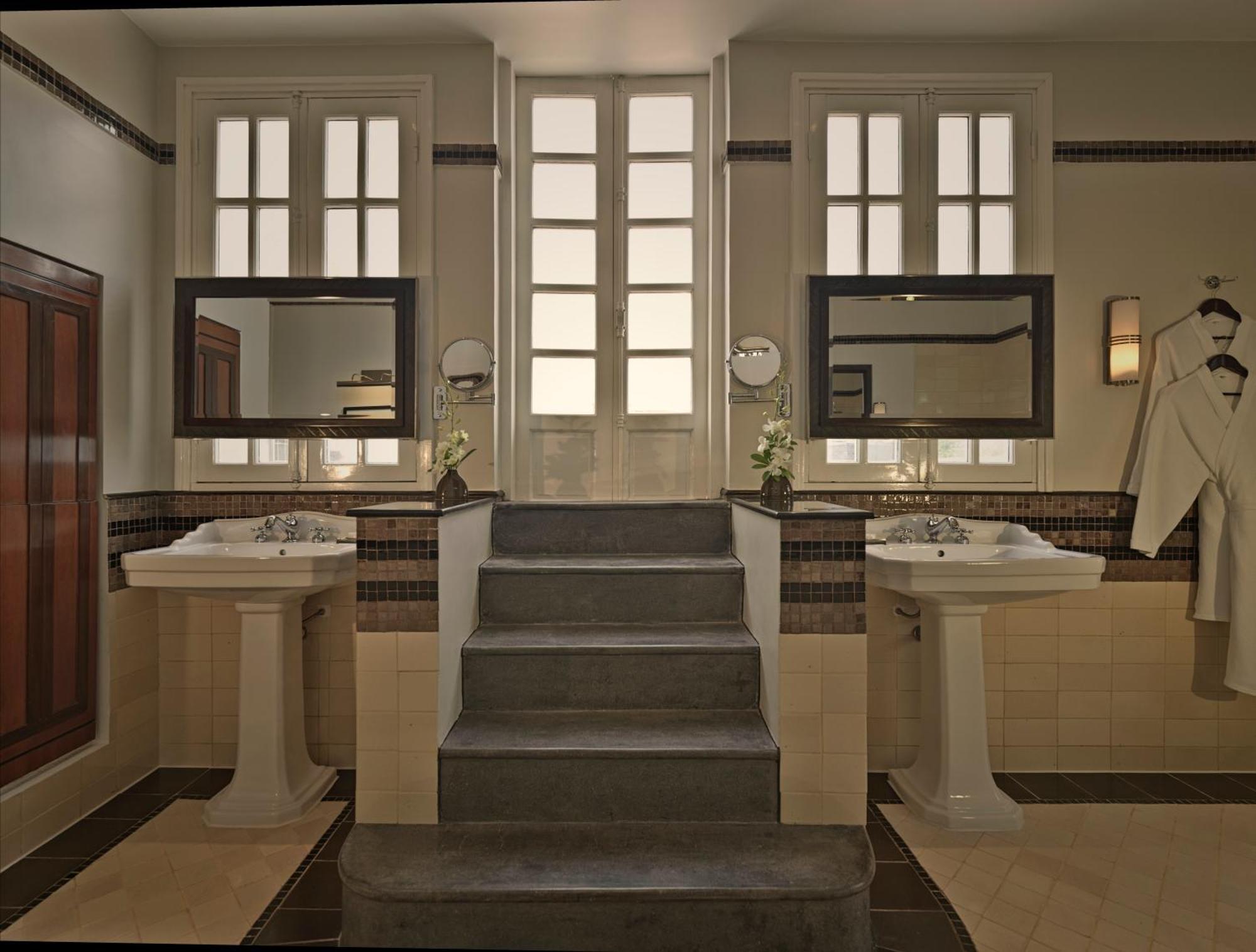 Azerai La Residence, 5*