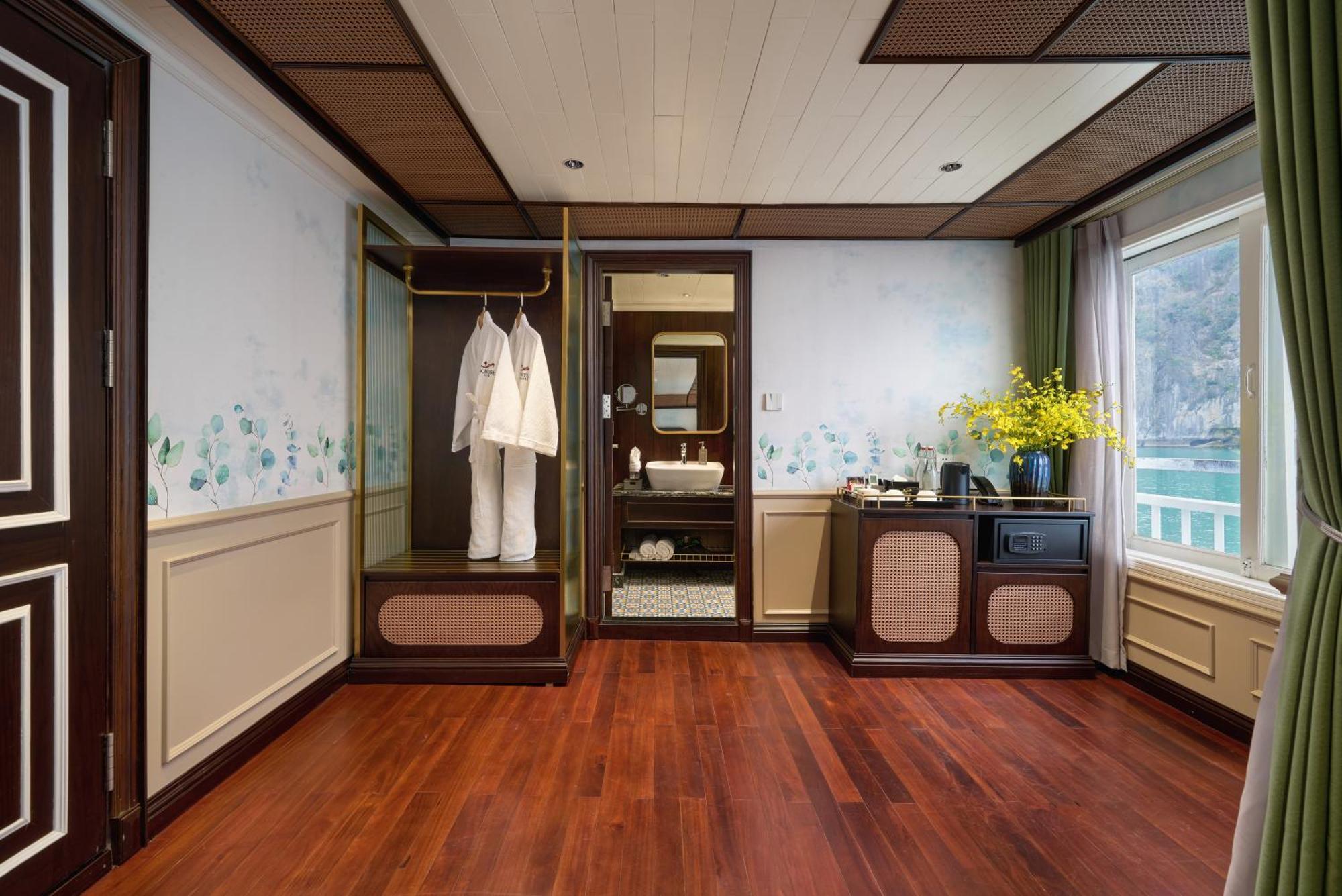  Signature Royal Halong Cruise